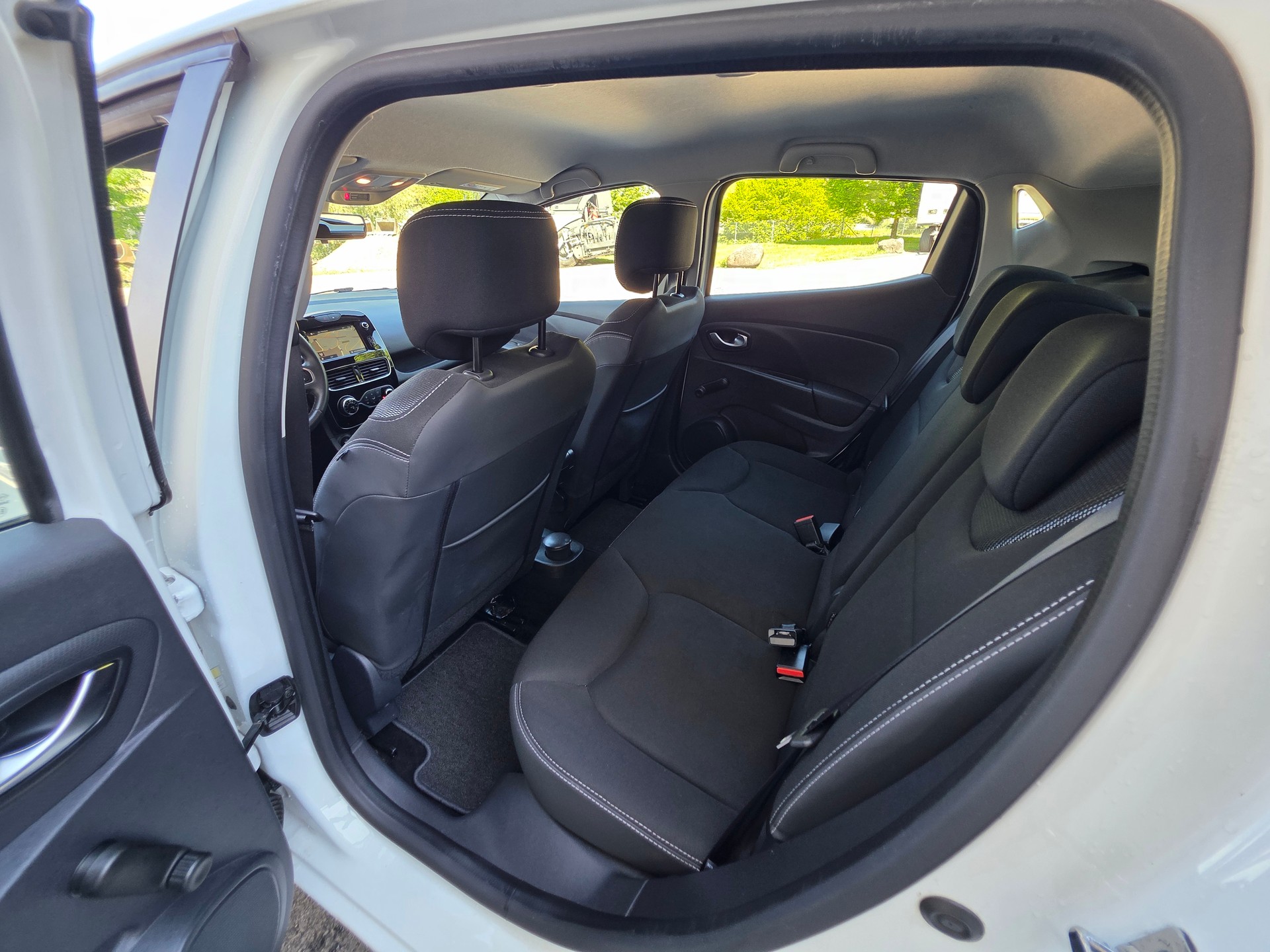 RENAULT Clio 1.5 dCi Intens EDC-image-19