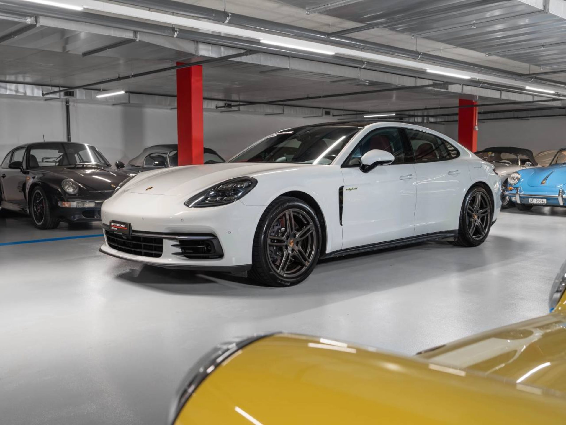 PORSCHE Panamera 4 E-Hybrid