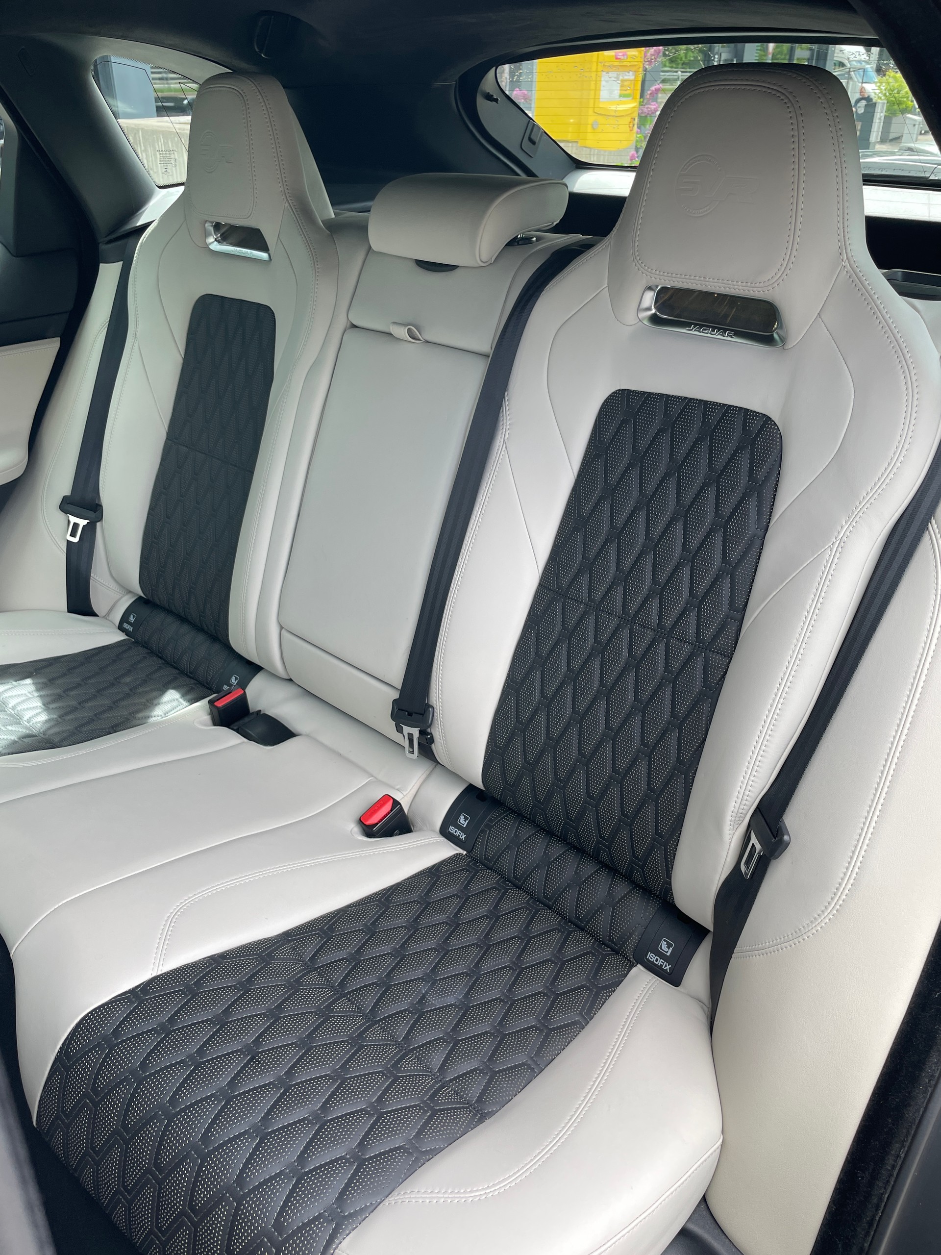 JAGUAR F-Pace 5.0 V8 SVR AWD Automatik-image-15