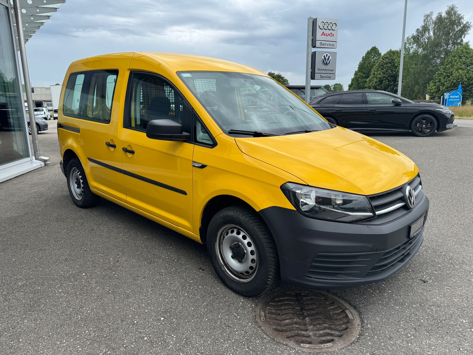 VW Caddy 1.0 TSI BlueMotion Technology-image-5