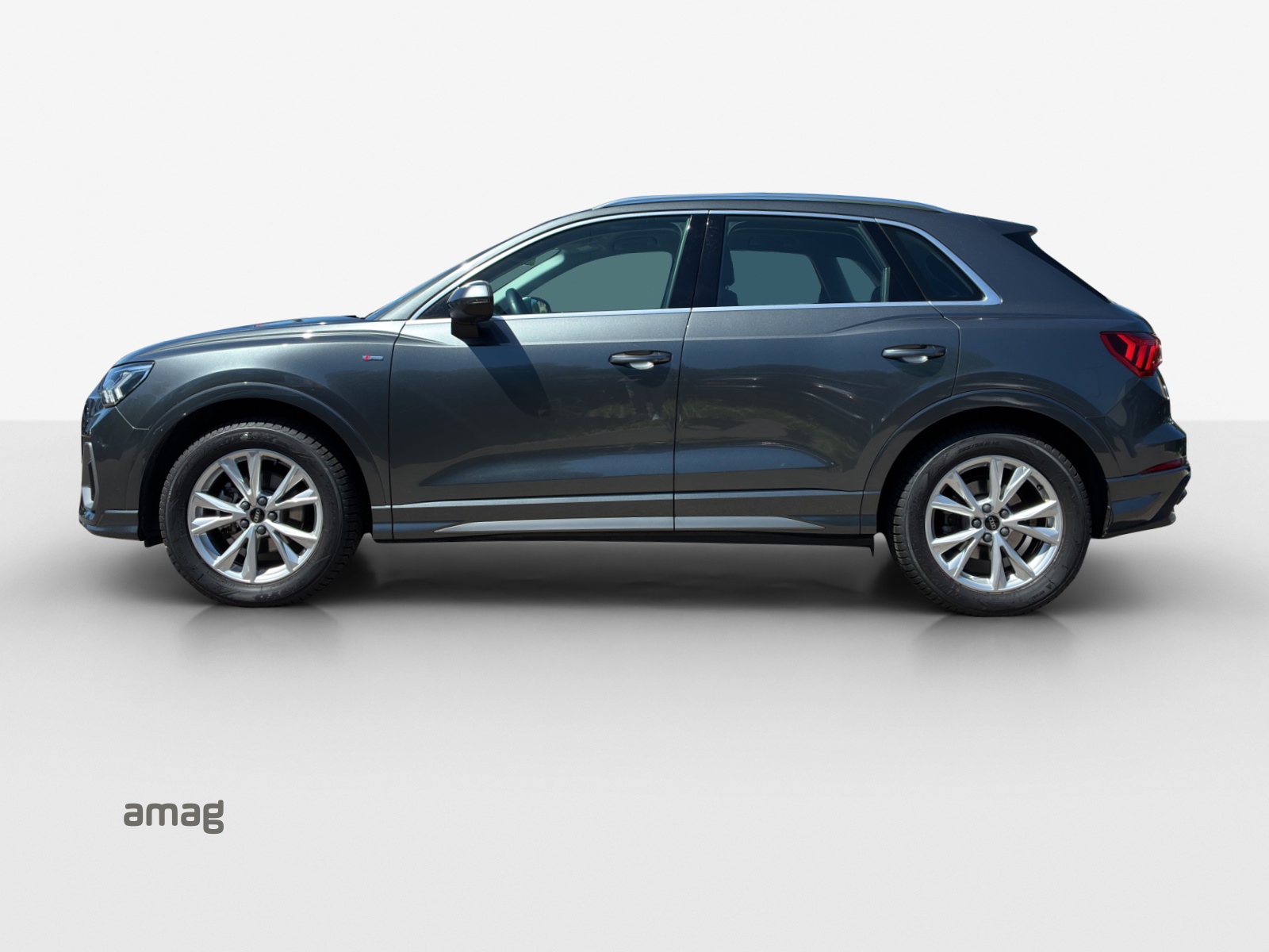 AUDI Q3 35 TFSI S line S-tronic-showroom-element-1