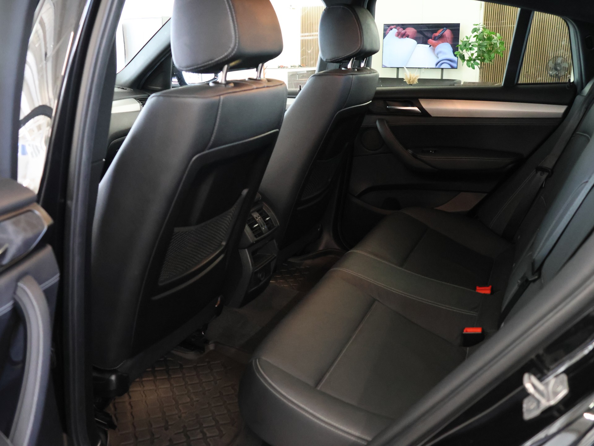 BMW X4 xDrive 20d M Sport Steptronic-image-25