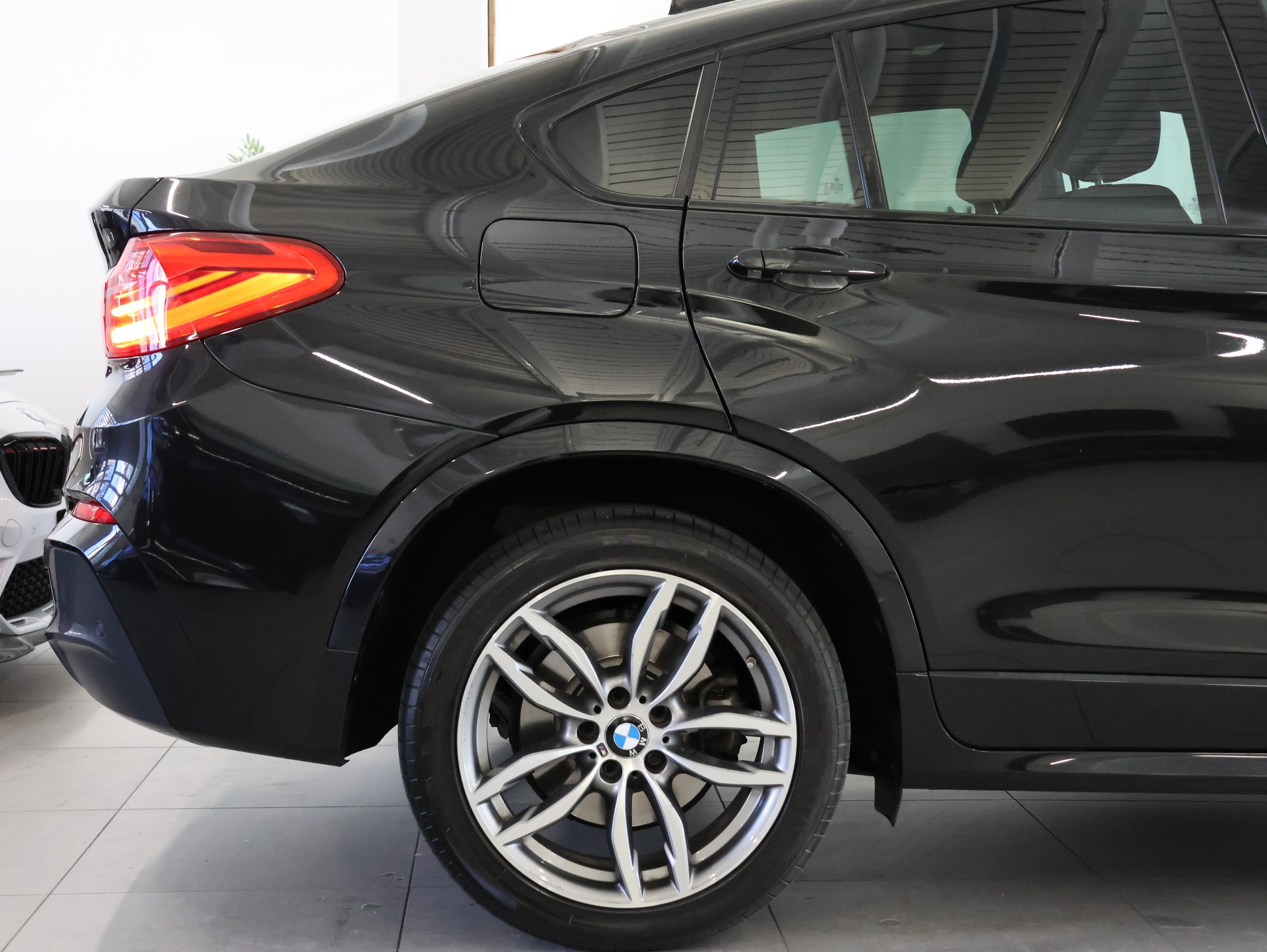 BMW X4 xDrive 20d M Sport Steptronic-image-15