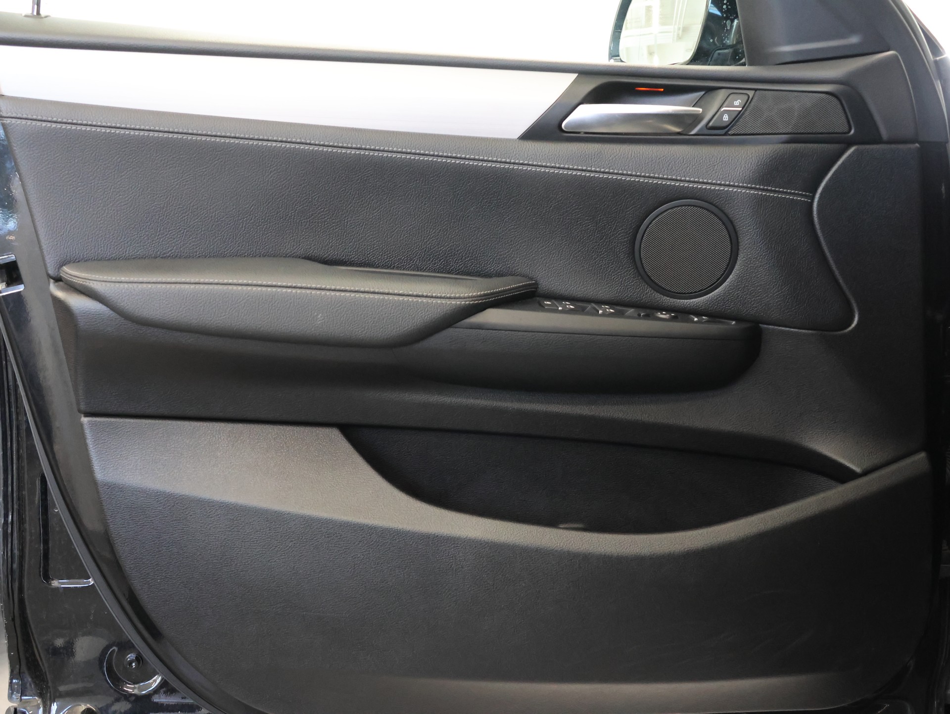 BMW X4 xDrive 20d M Sport Steptronic-image-29