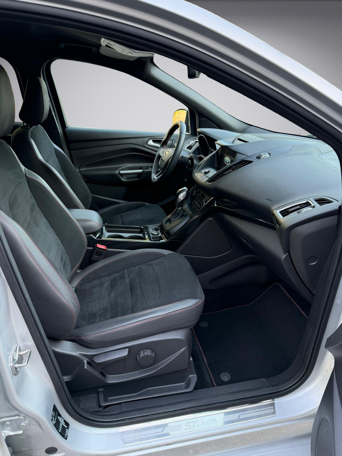 FORD Kuga 2.0 TDCi ST Line High 4WD PowerShift * 180PS * 4x4 * AHK *-image-12