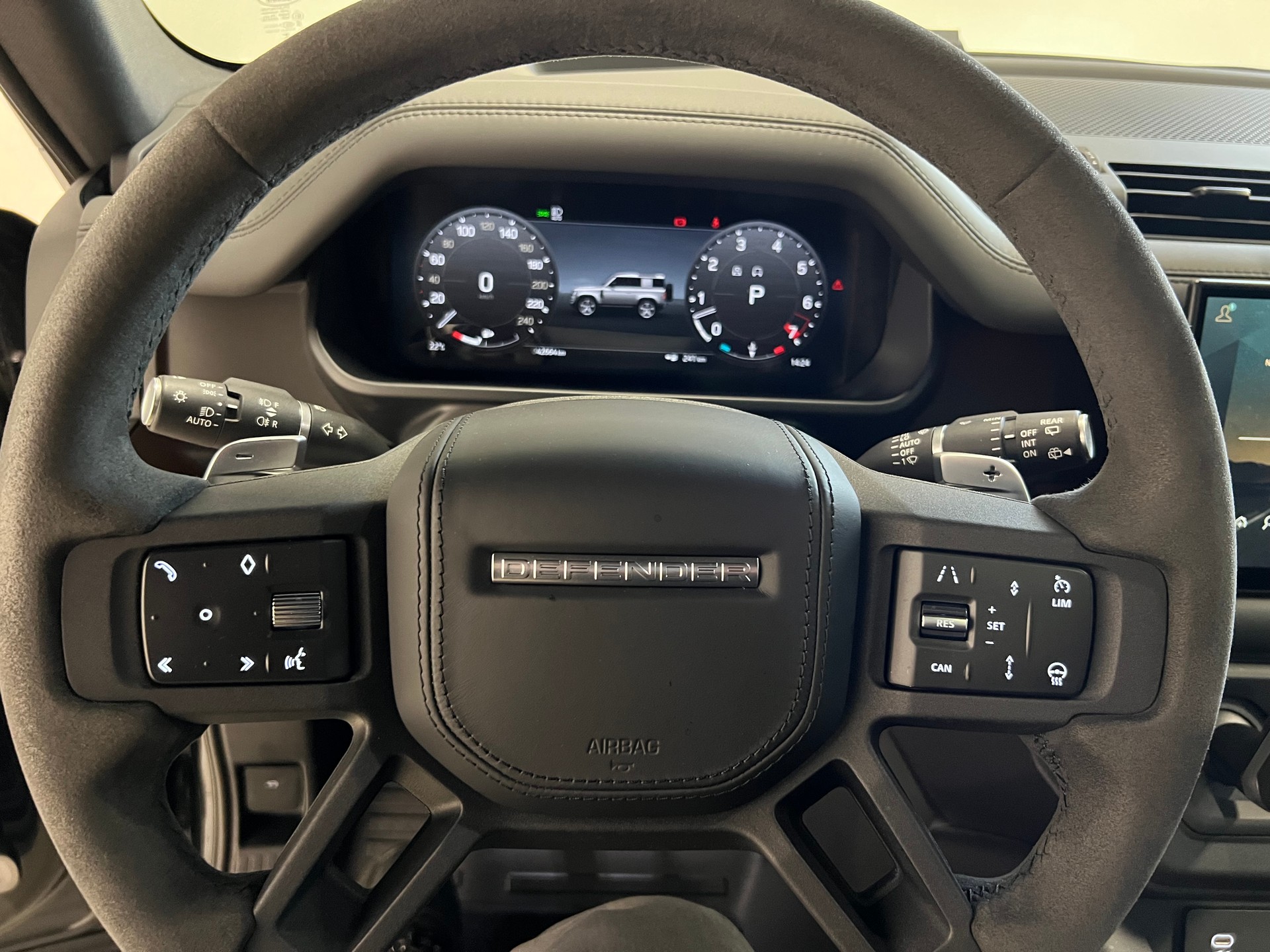 LAND ROVER Defender 90 5.0 V8 SC-showroom-element-3