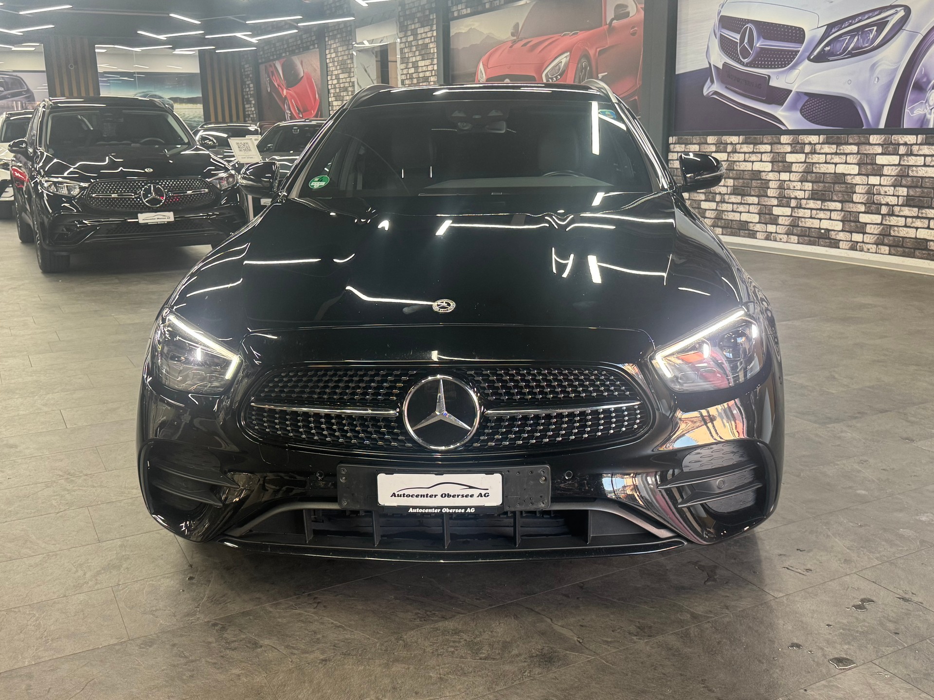 MERCEDES-BENZ E 300 de T 4Matic AMG Line 9G-Tronic-showroom-element-1