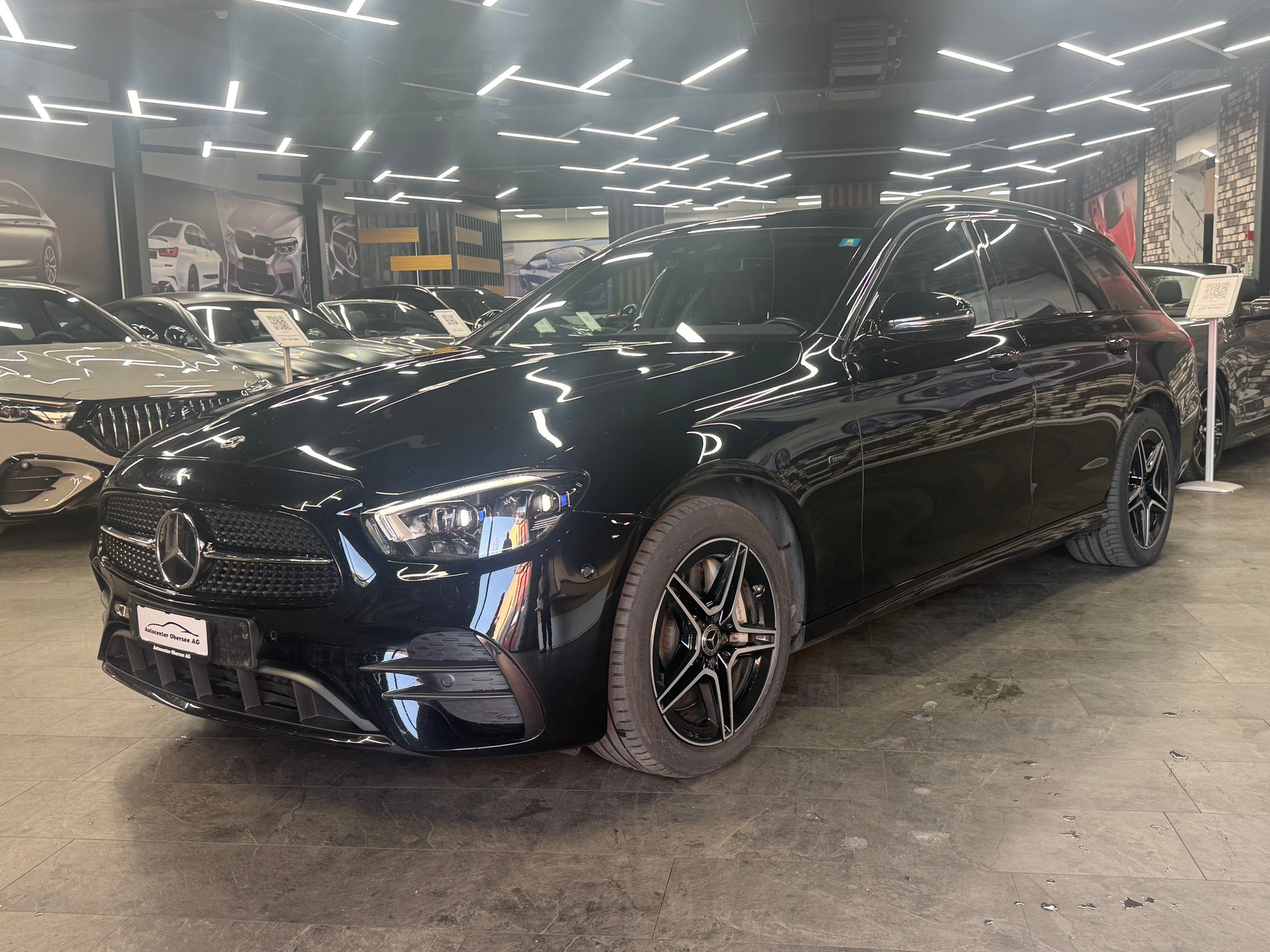 MERCEDES-BENZ E 300 de T 4Matic AMG Line 9G-Tronic