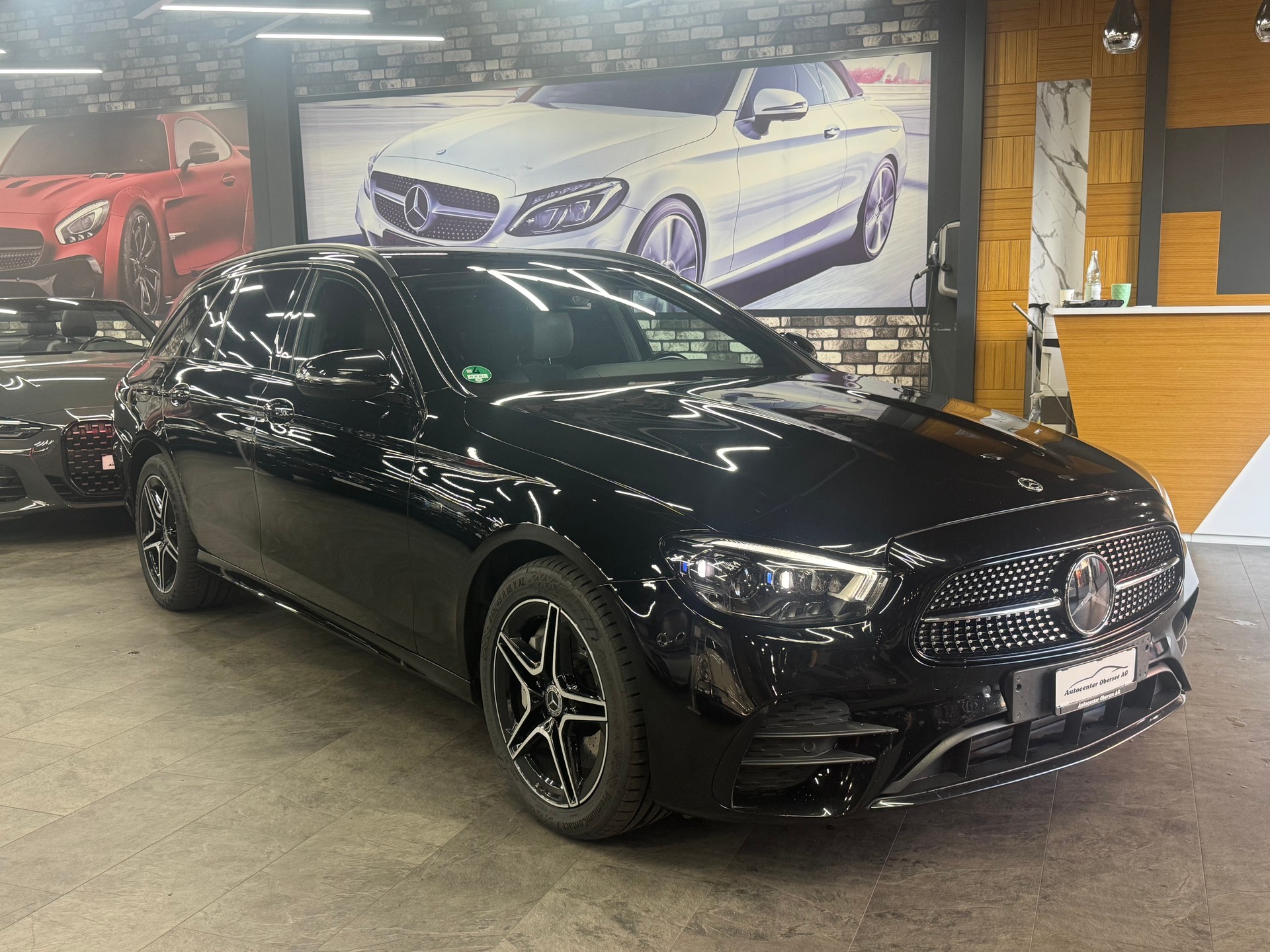 MERCEDES-BENZ E 300 de T 4Matic AMG Line 9G-Tronic-showroom-element-2