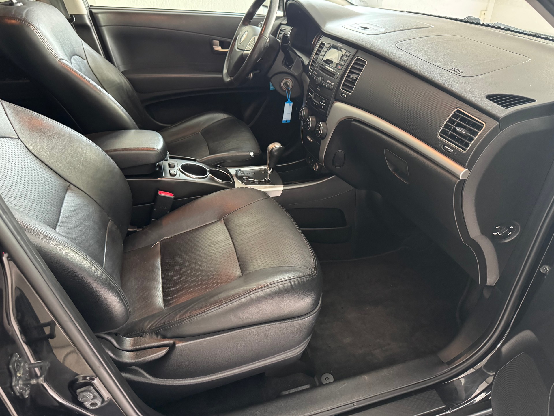 KGM-SsangYong Korando 2.0 e-XDI Quartz 4WD Automatic-image-11
