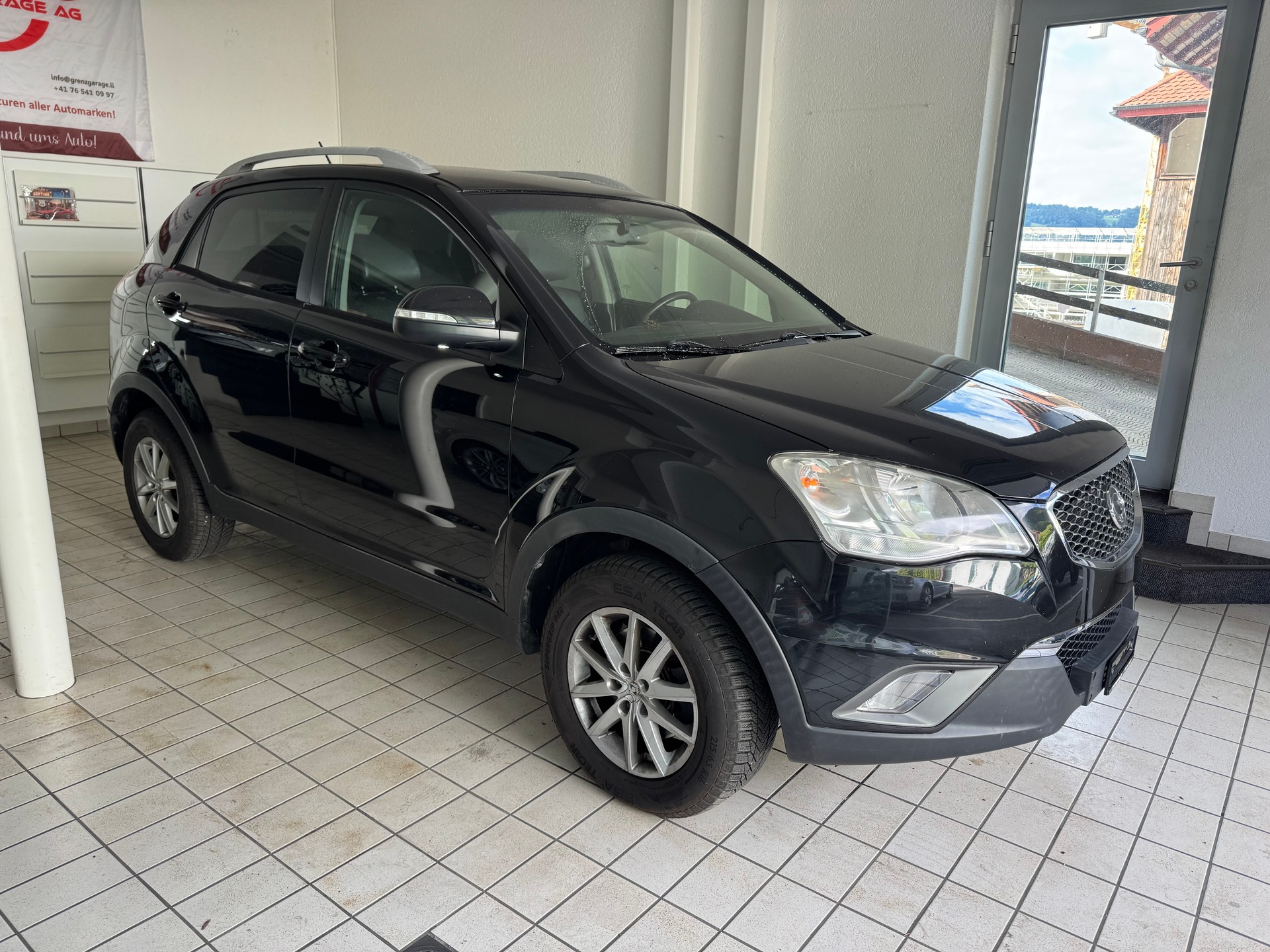 KGM-SsangYong Korando 2.0 e-XDI Quartz 4WD Automatic-image-2