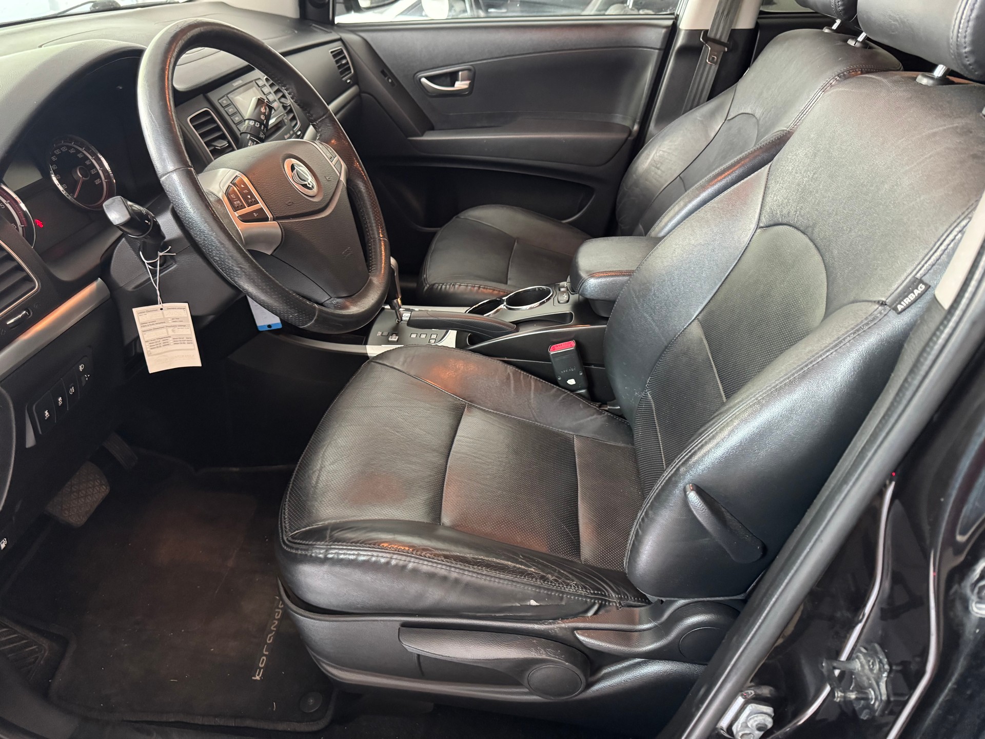 KGM-SsangYong Korando 2.0 e-XDI Quartz 4WD Automatic-image-10