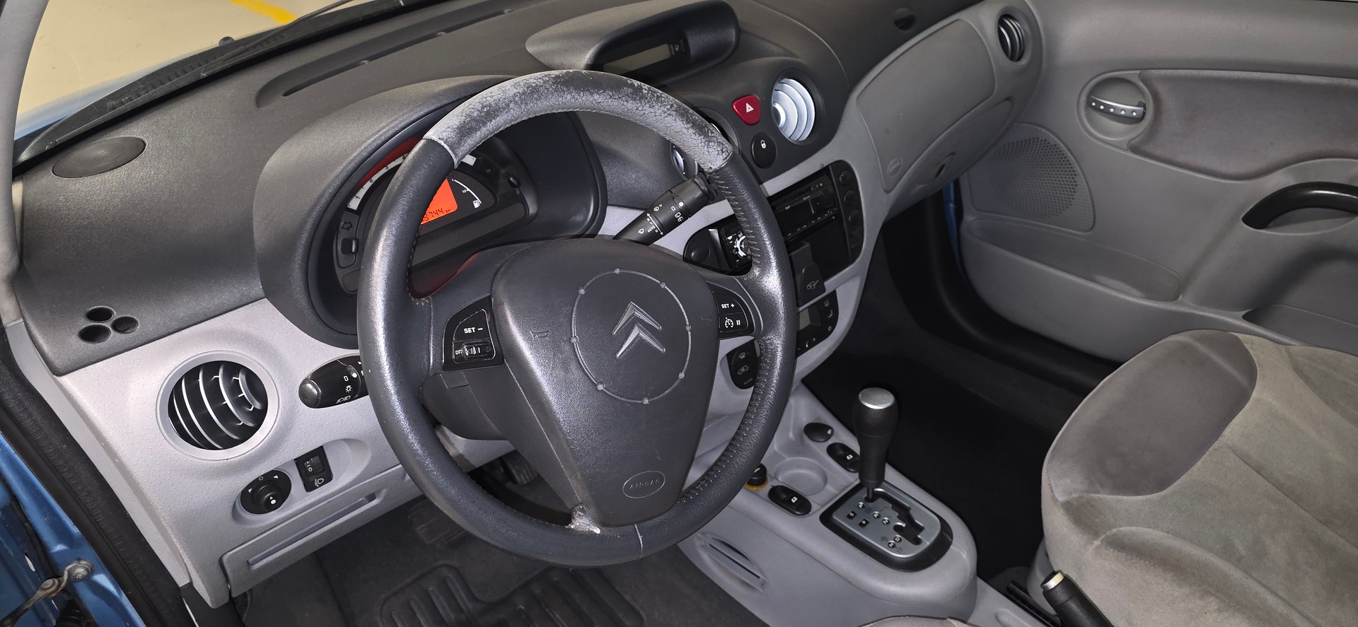 CITROEN C3 1.4i Exclusive-image-11