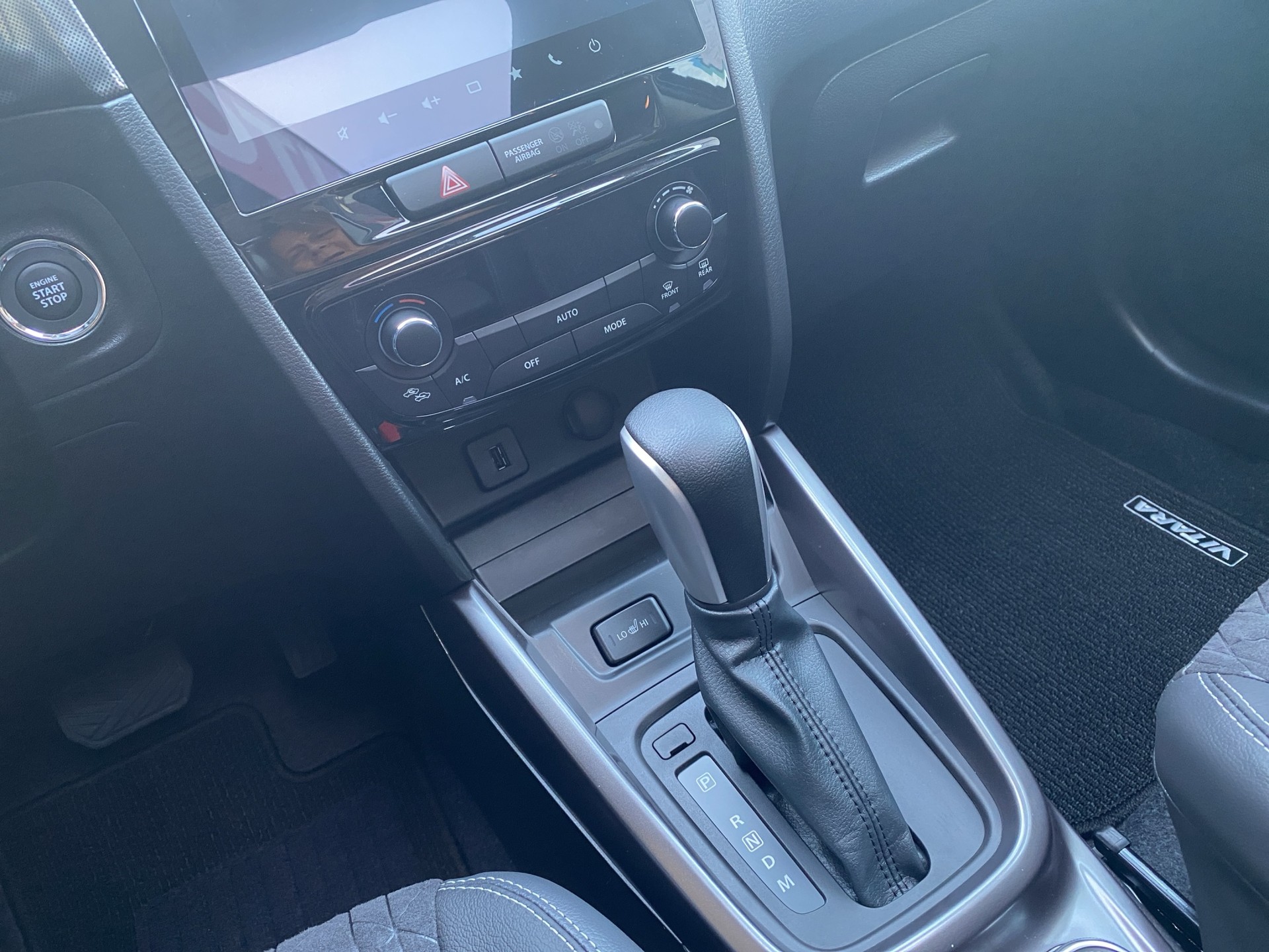 SUZUKI Vitara 1.4 Boosterjet Compact Top 4x4 Hybrid Automatic-image-9
