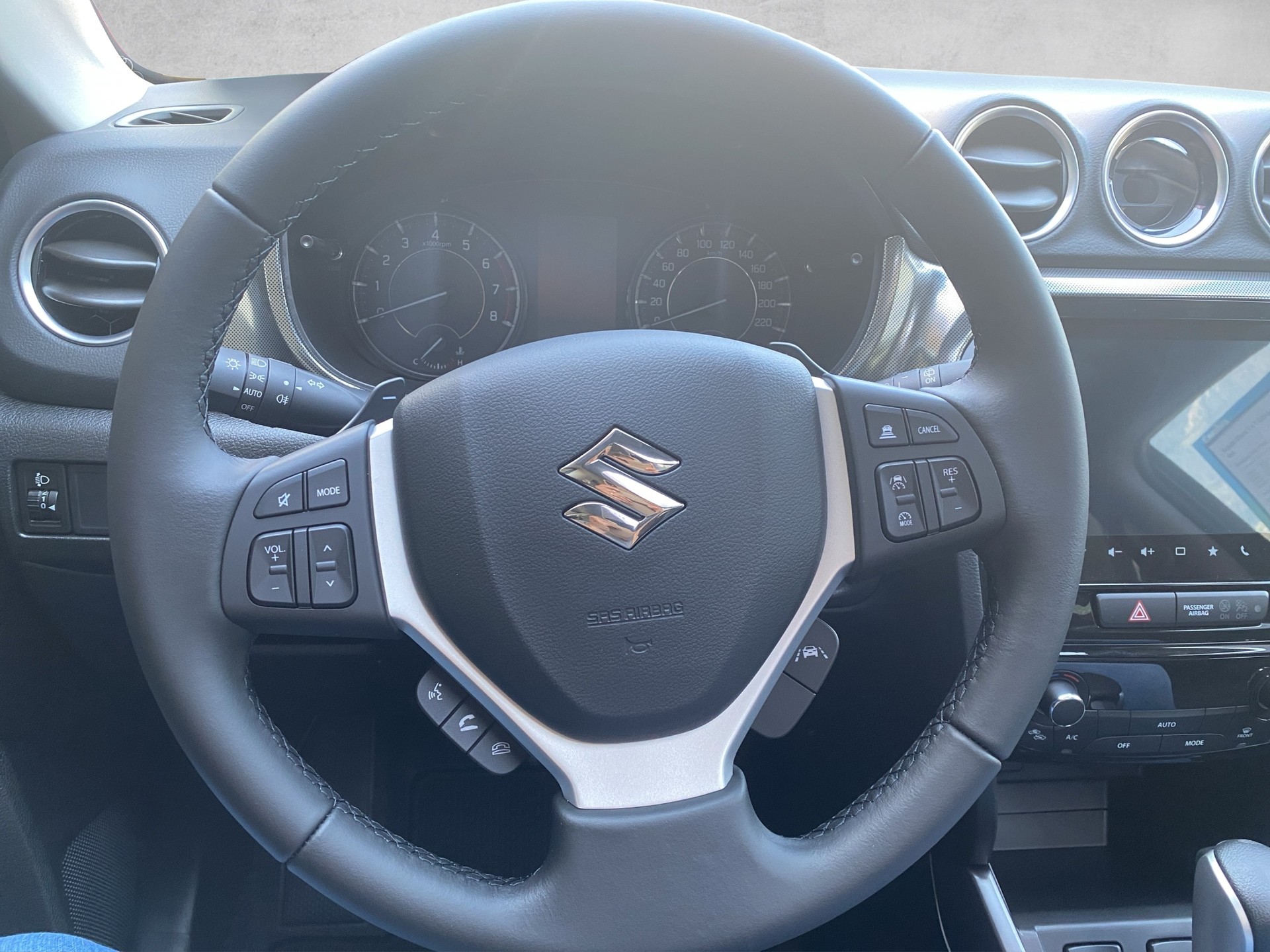 SUZUKI Vitara 1.4 Boosterjet Compact Top 4x4 Hybrid Automatic-image-10