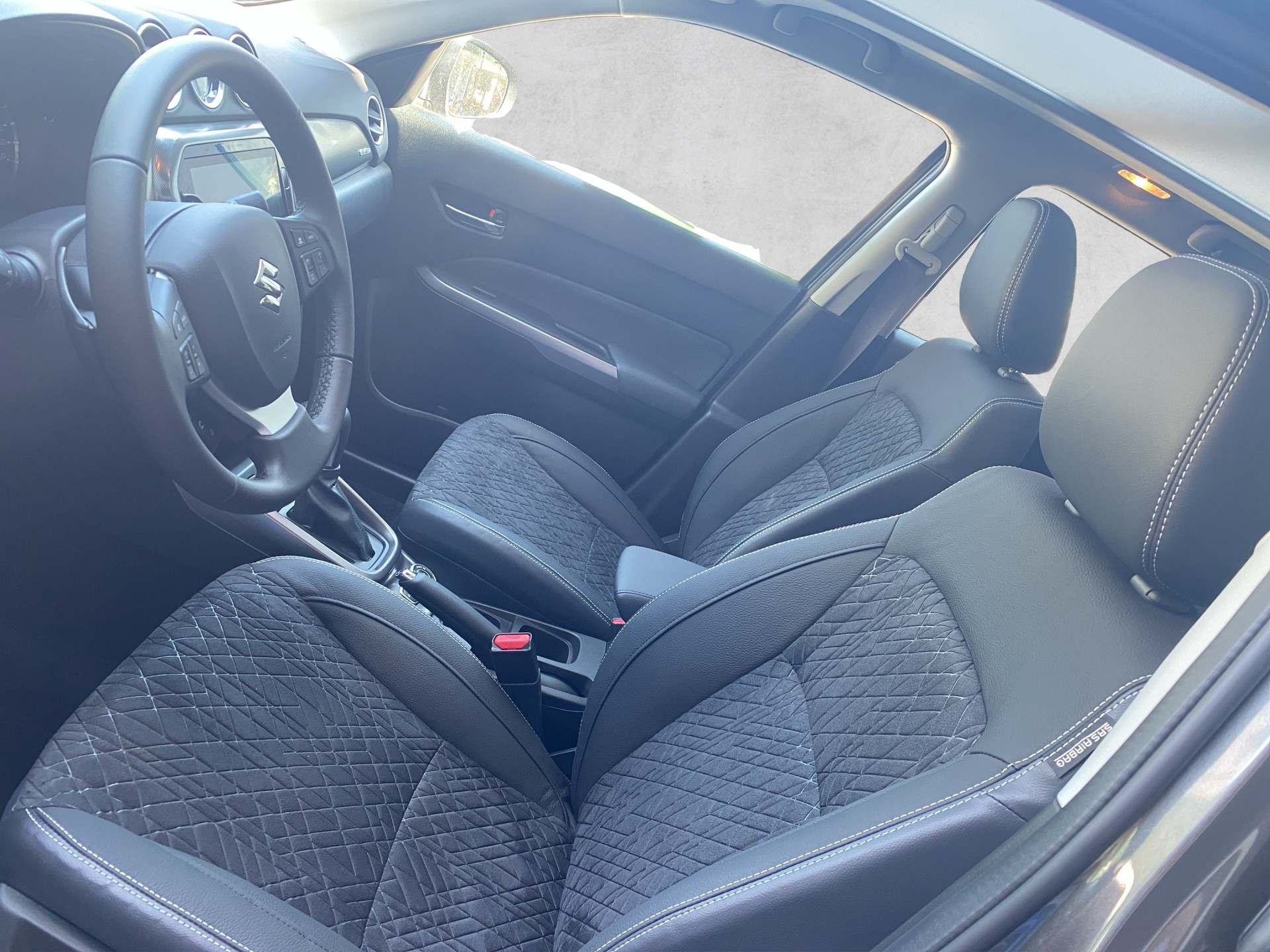 SUZUKI Vitara 1.4 Boosterjet Compact Top 4x4 Hybrid Automatic-image-6