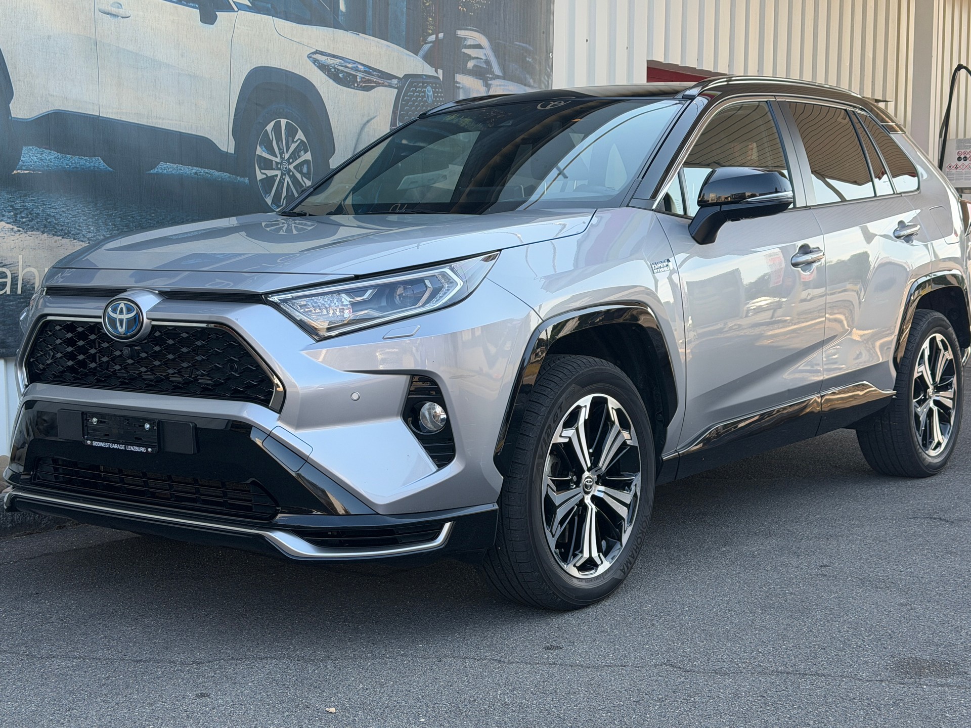 TOYOTA RAV-4 2.5 PHEV Platinum e-CVT 4WD-showroom-element-2