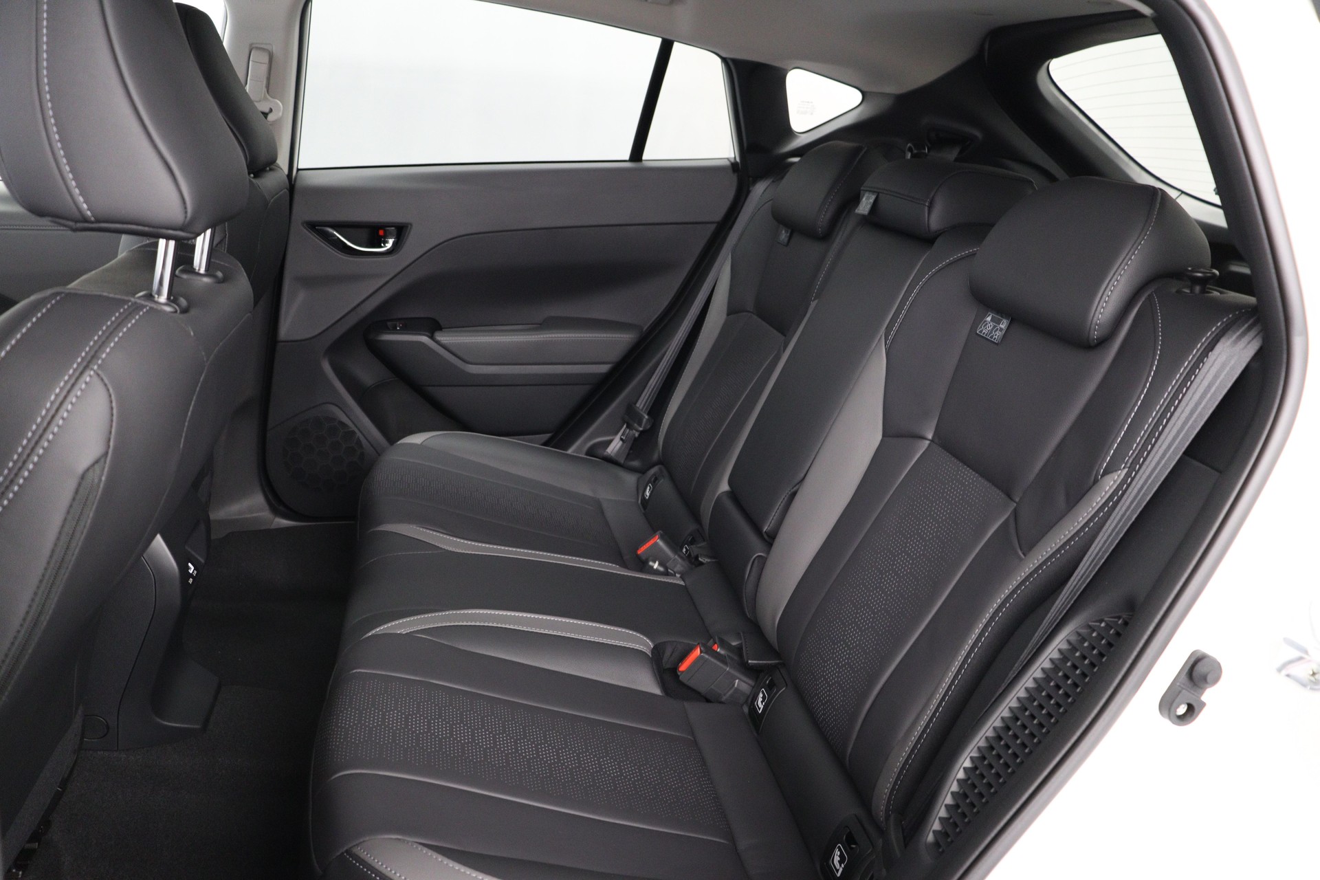 SUBARU Crosstrek 2.0i e-Boxer Luxury-image-8