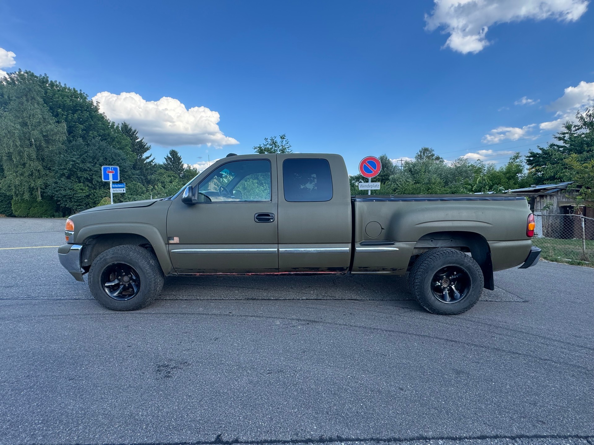 GMC Sierra-image-3