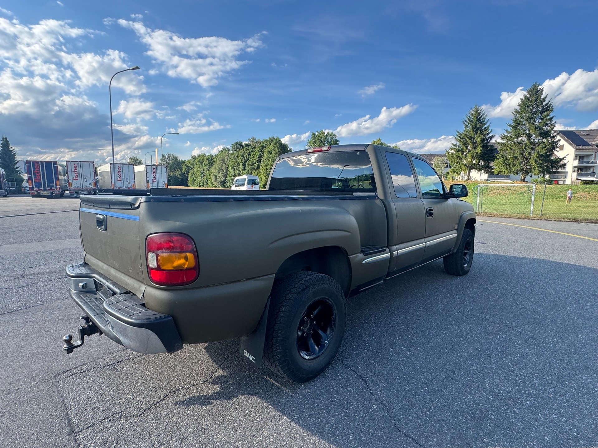 GMC Sierra-image-8