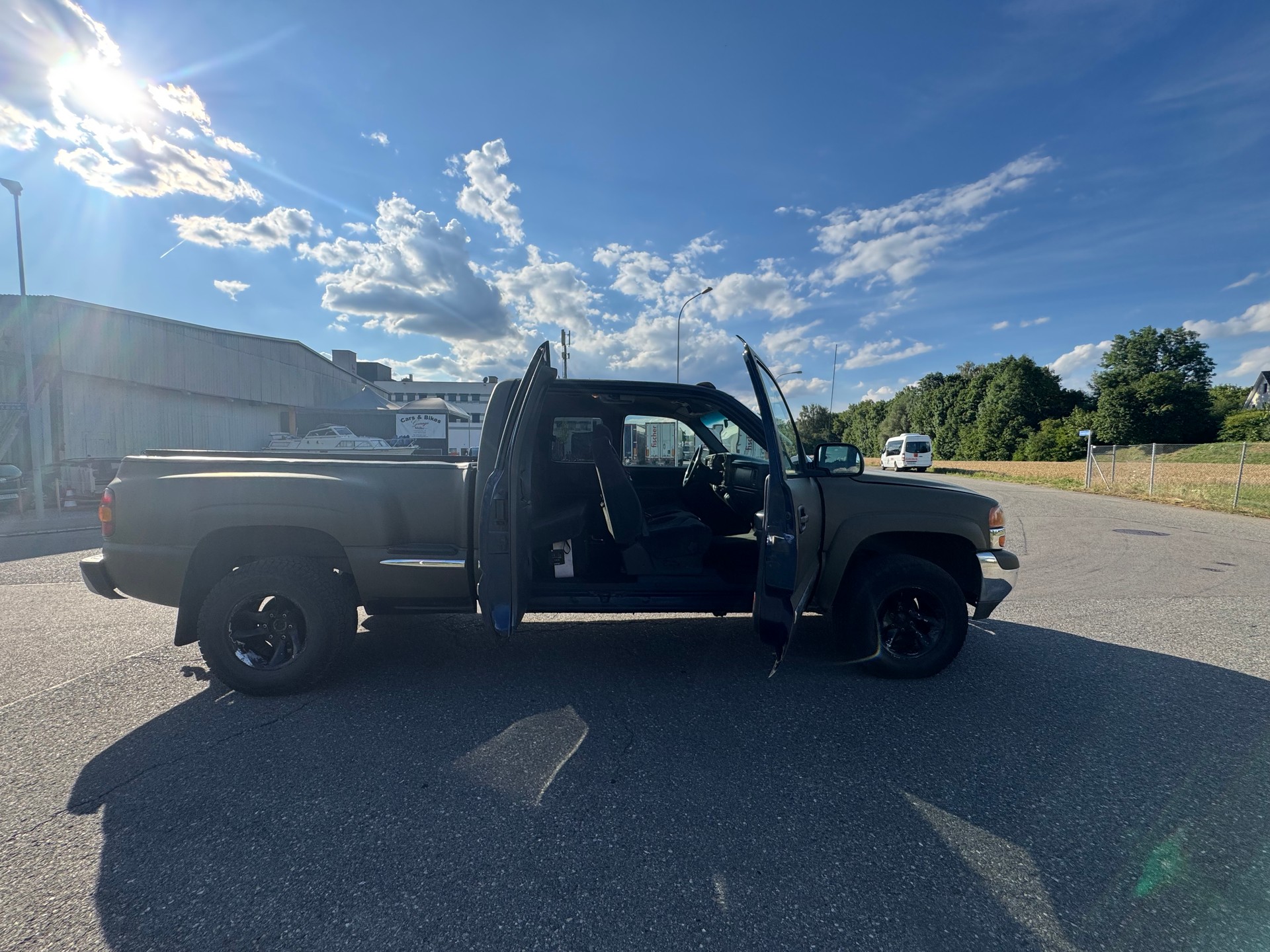 GMC Sierra-image-9