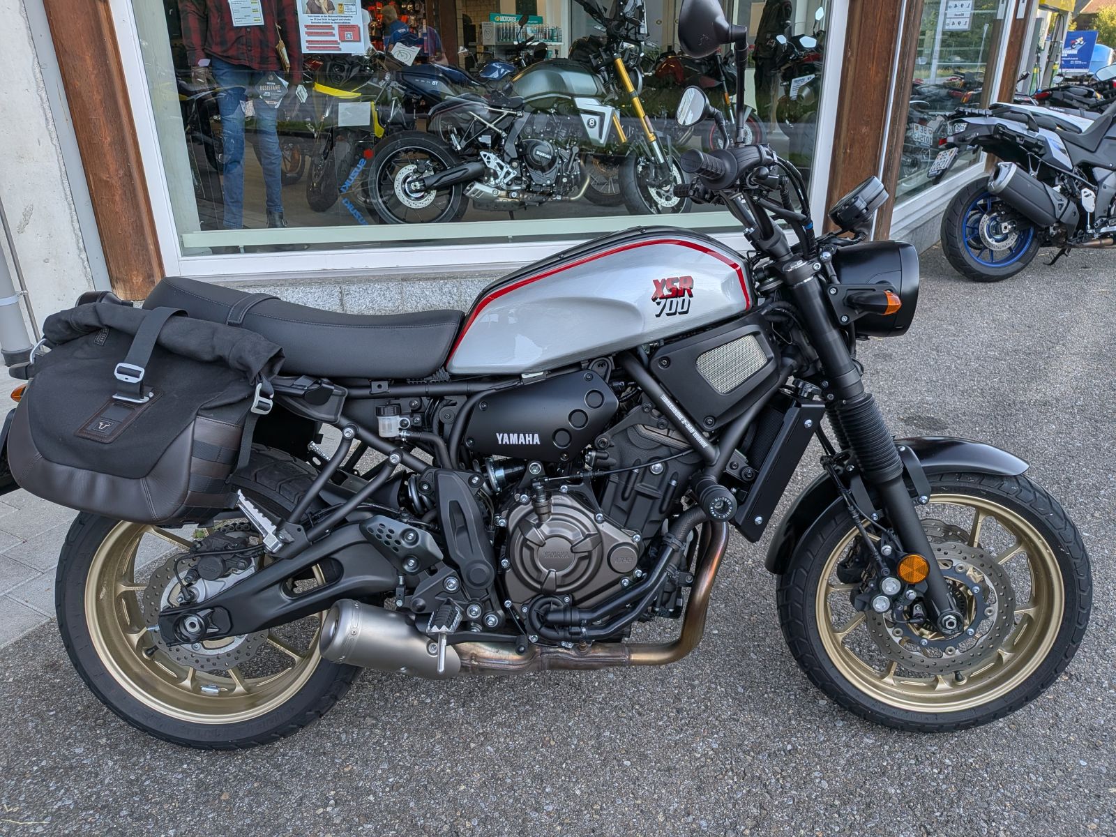 YAMAHA XSR 700 XTribute-image-6