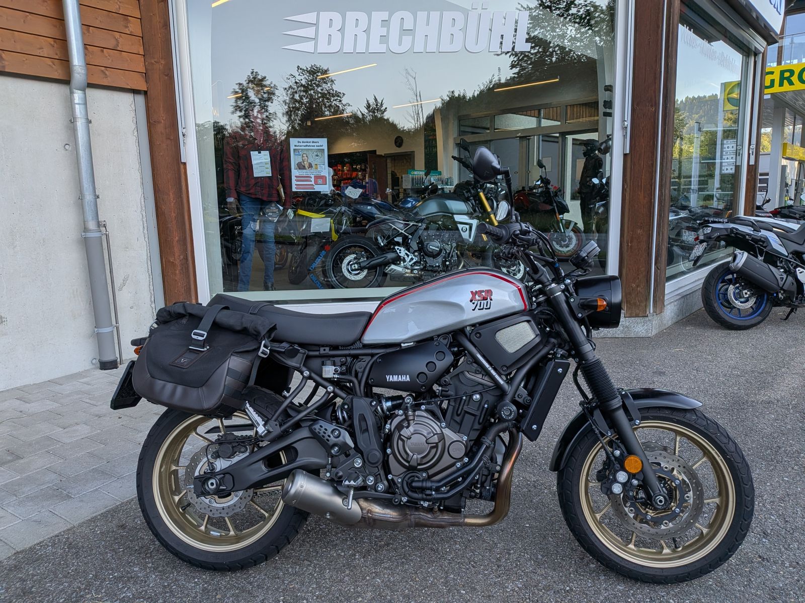 YAMAHA XSR 700 XTribute-image-0