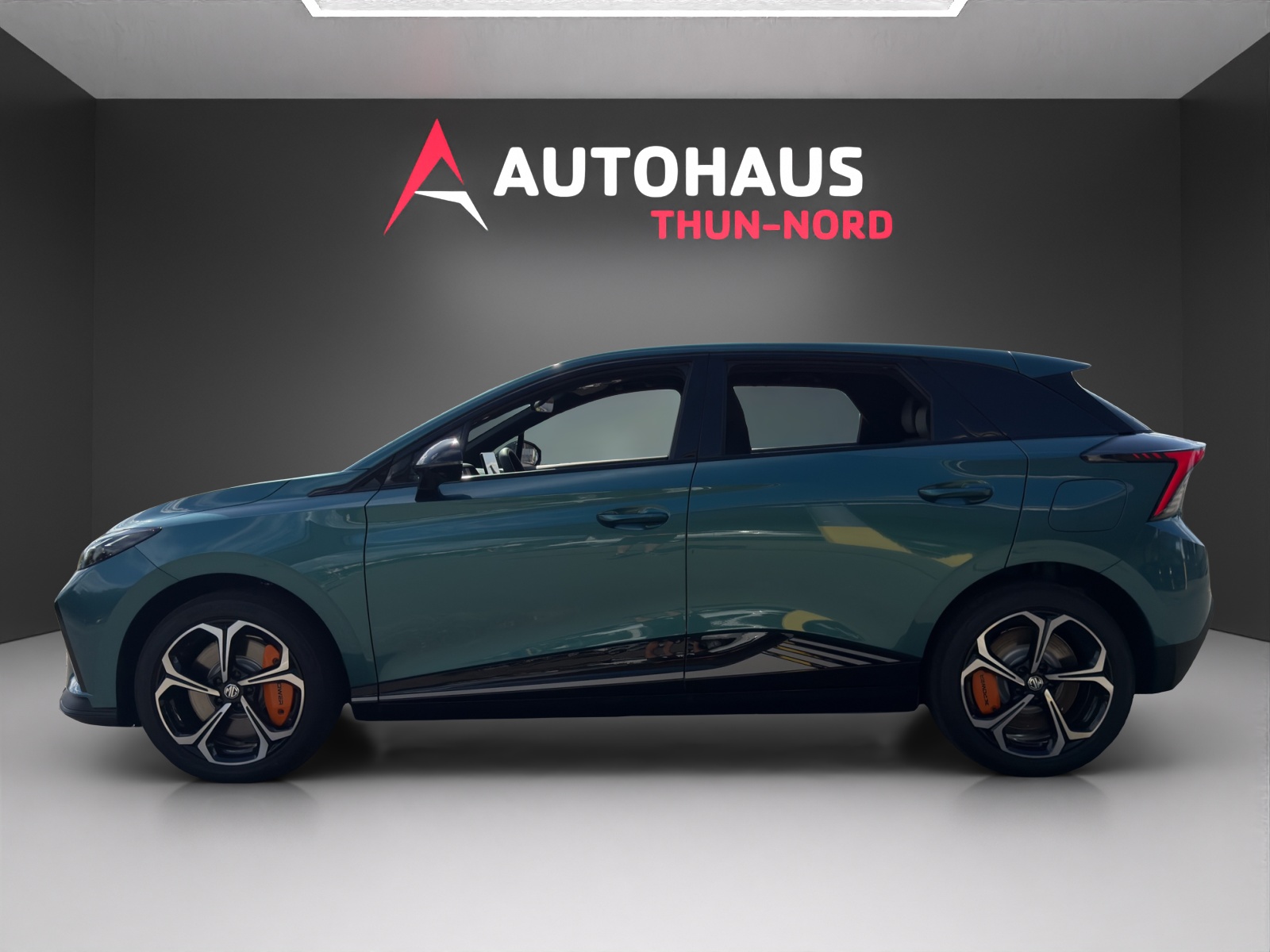 MG 4 64kWh Xpower 4WD-showroom-element-1