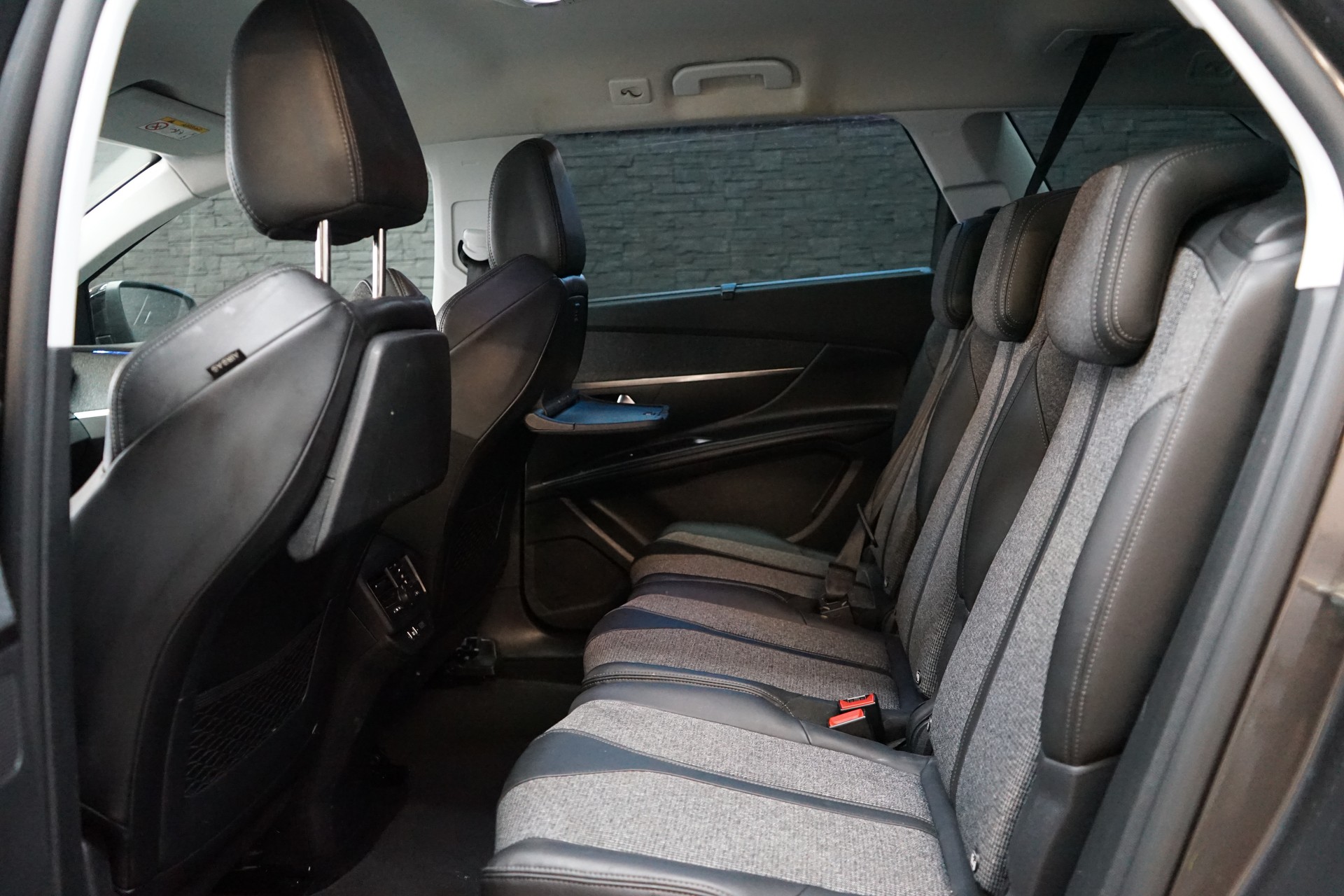 PEUGEOT 5008 1.6 THP Allure EAT-image-24