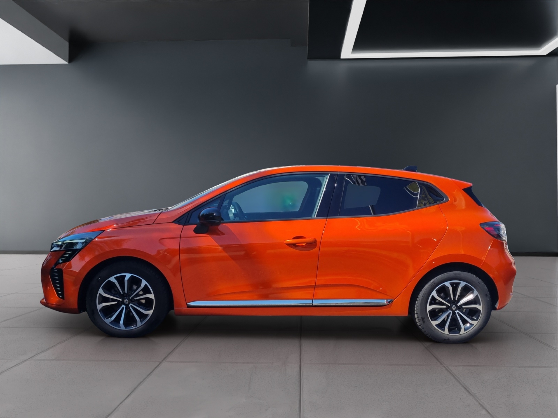 RENAULT Clio 1.0 TCe techno-showroom-element-1