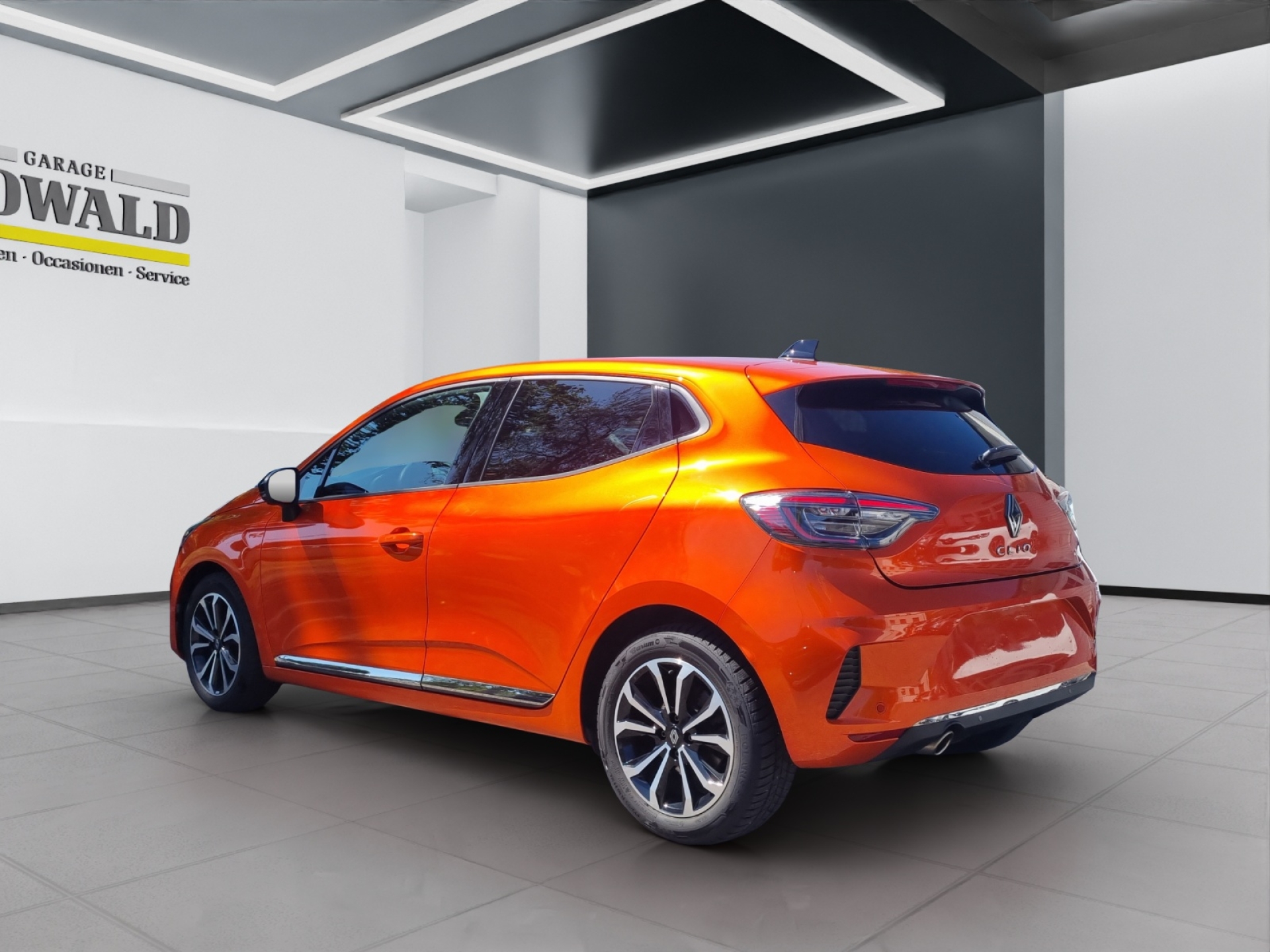 RENAULT Clio 1.0 TCe techno-showroom-element-2