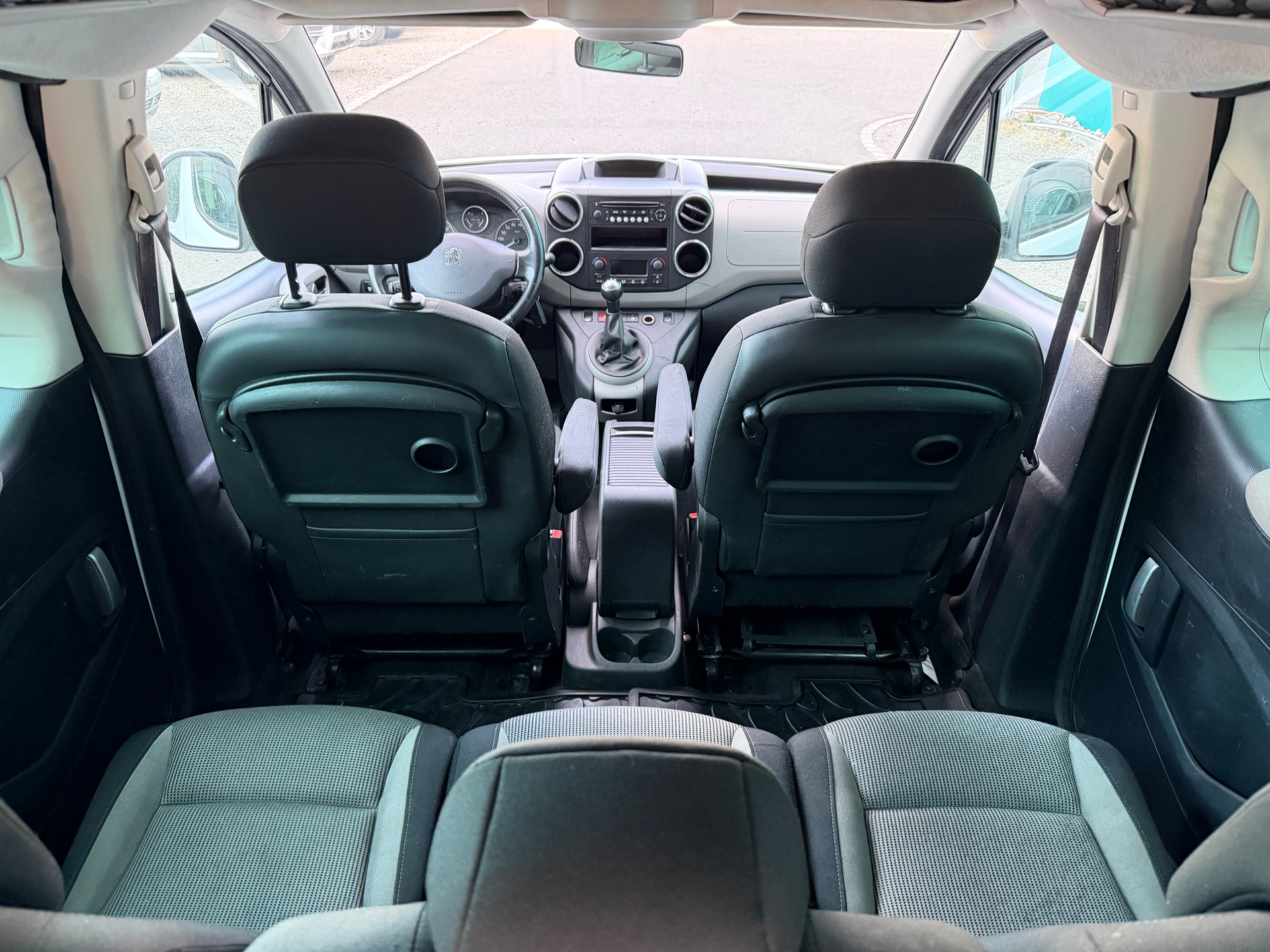 PEUGEOT Partner 1.6 Outdoor-image-9