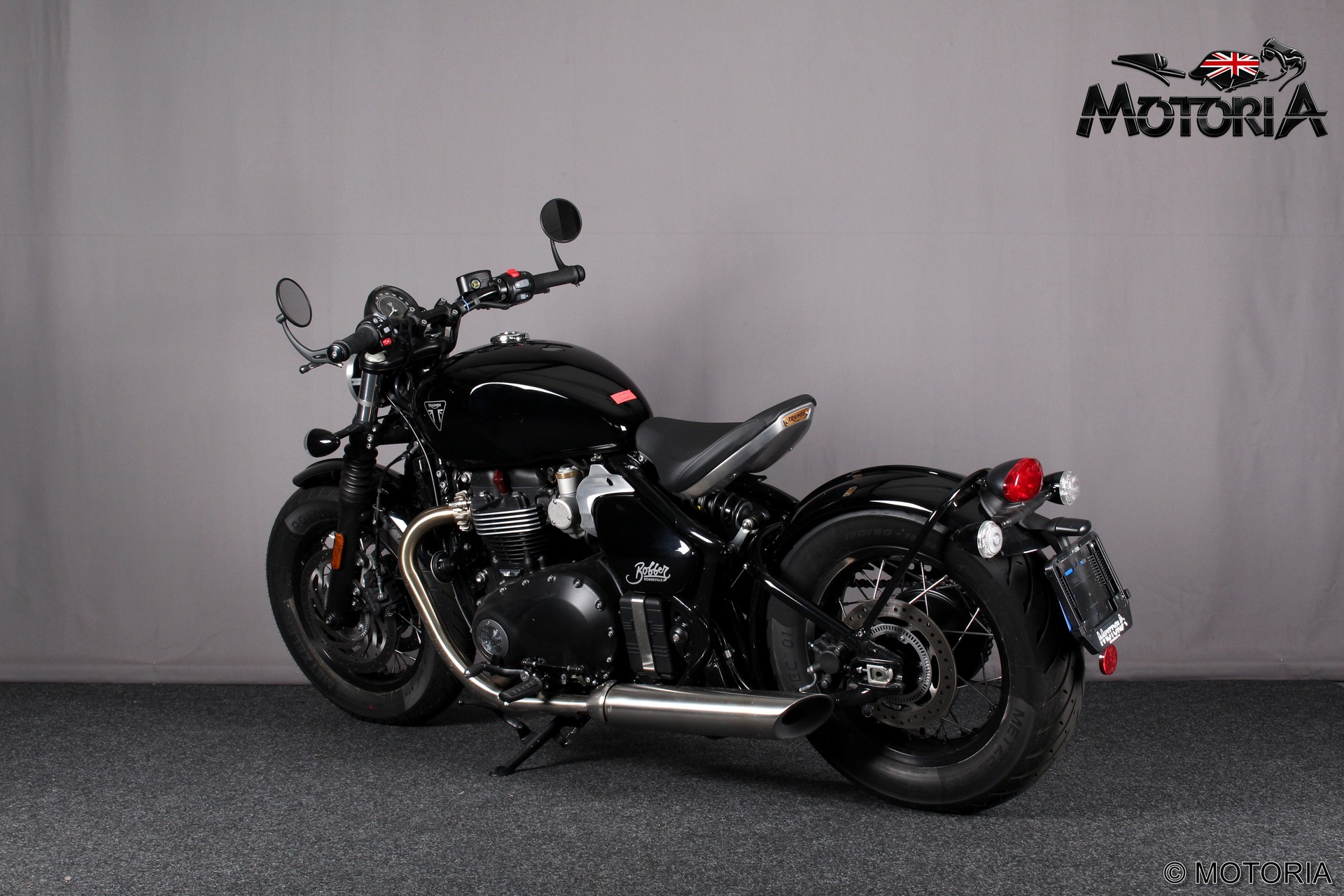 TRIUMPH Bonneville 1200 Bobber-image-4