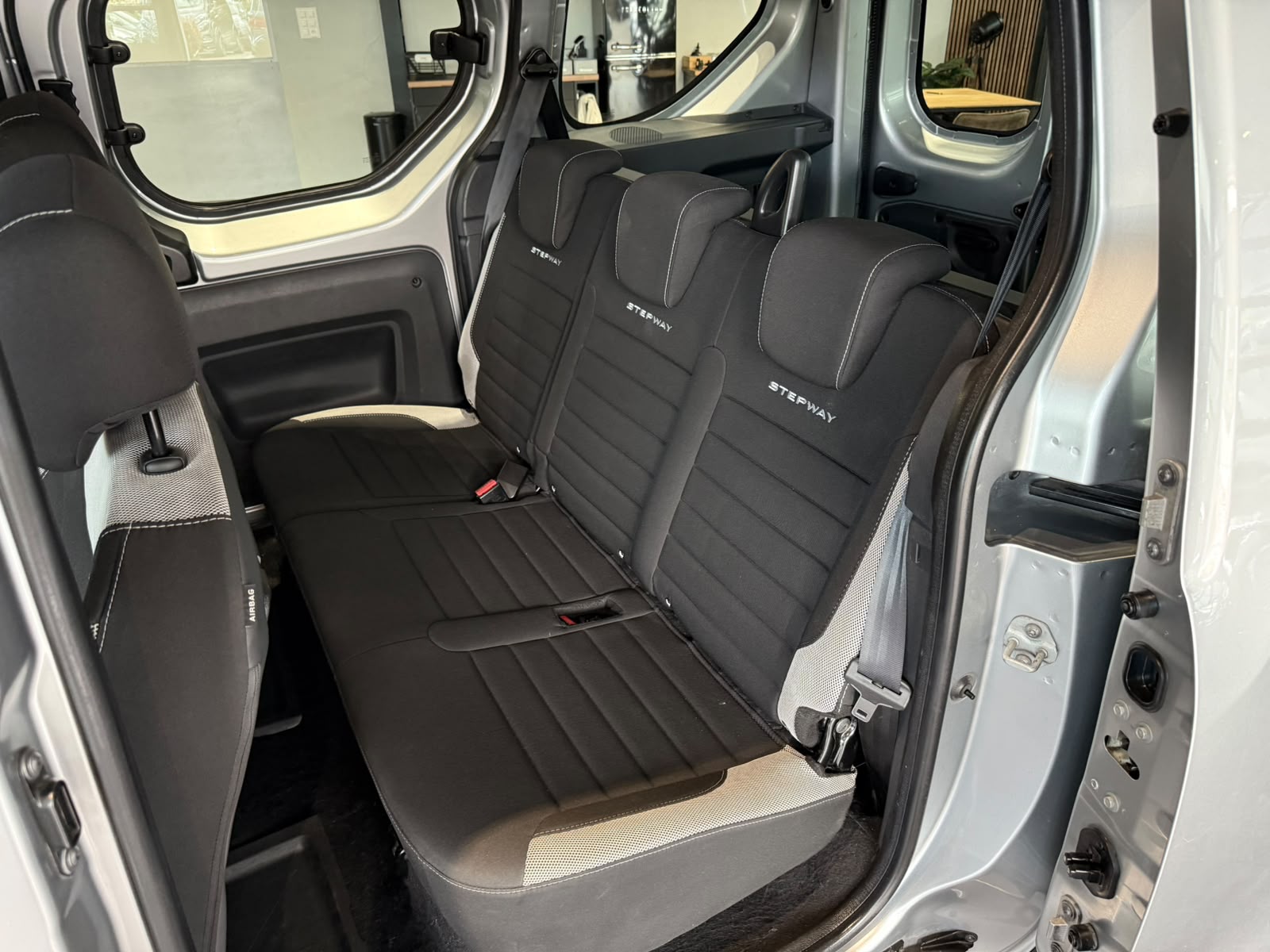 DACIA Dokker TCE 130 16V Stepway-image-10