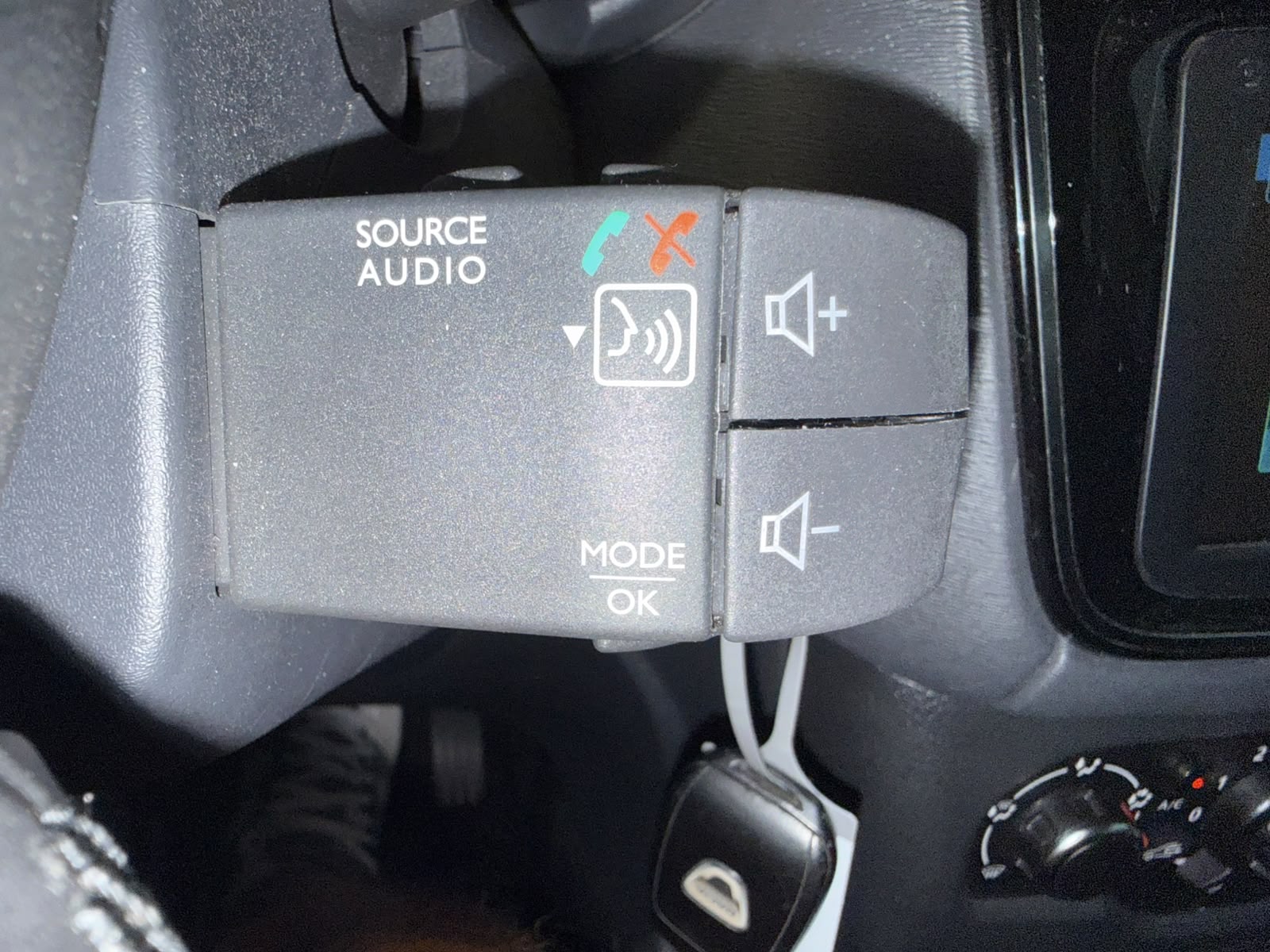 DACIA Dokker TCE 130 16V Stepway-image-19