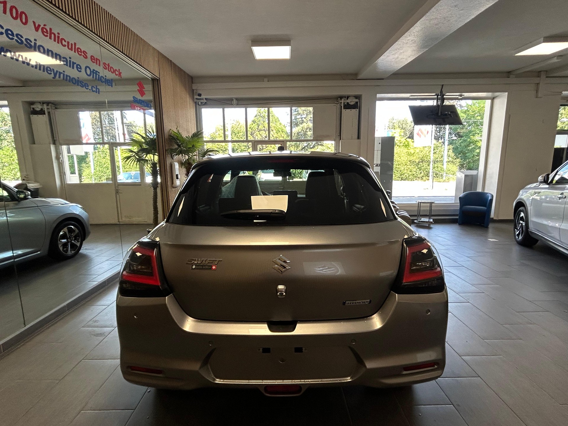 SUZUKI Swift 1.2 Compact Top Hybrid-image-5