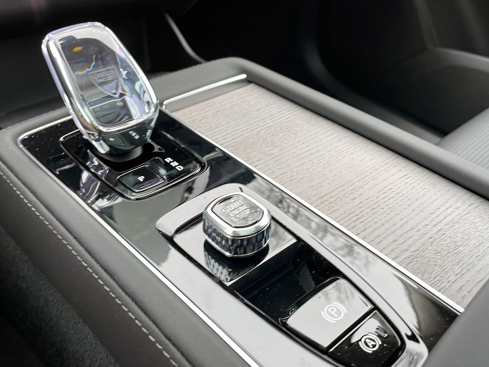 VOLVO XC90 T8 eAWD XCLUSIVE Ultra Bright-image-13