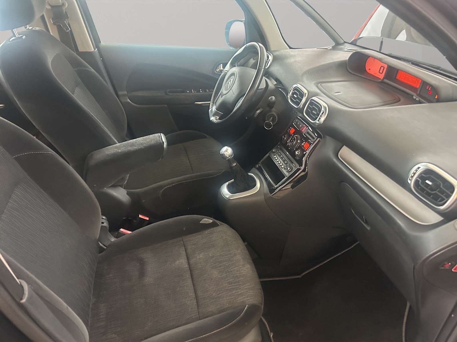 CITROEN C3 Picasso 1.4i 16V Essentiel (X)-image-13