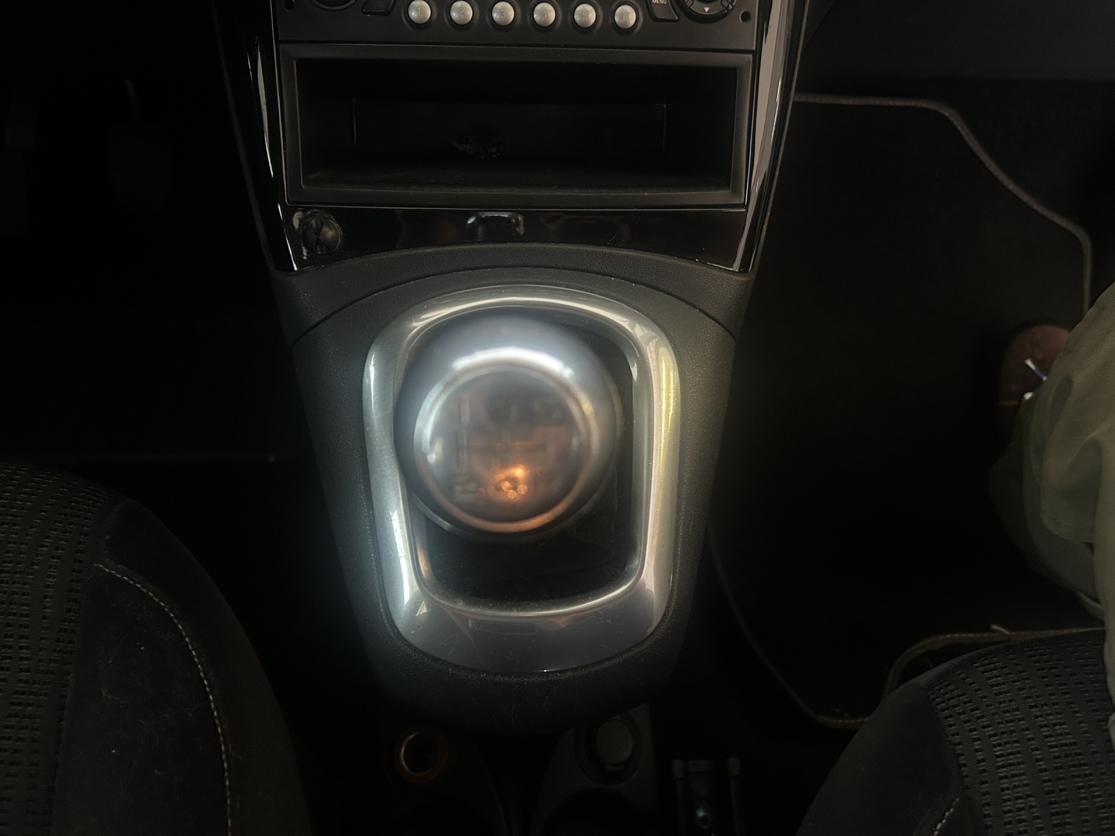 CITROEN C3 Picasso 1.4i 16V Essentiel (X)-image-8