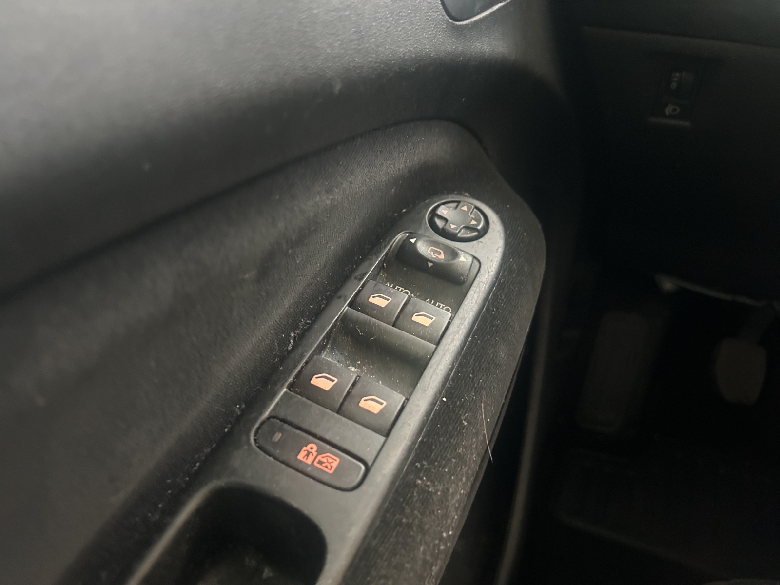 CITROEN C3 Picasso 1.4i 16V Essentiel (X)-image-11