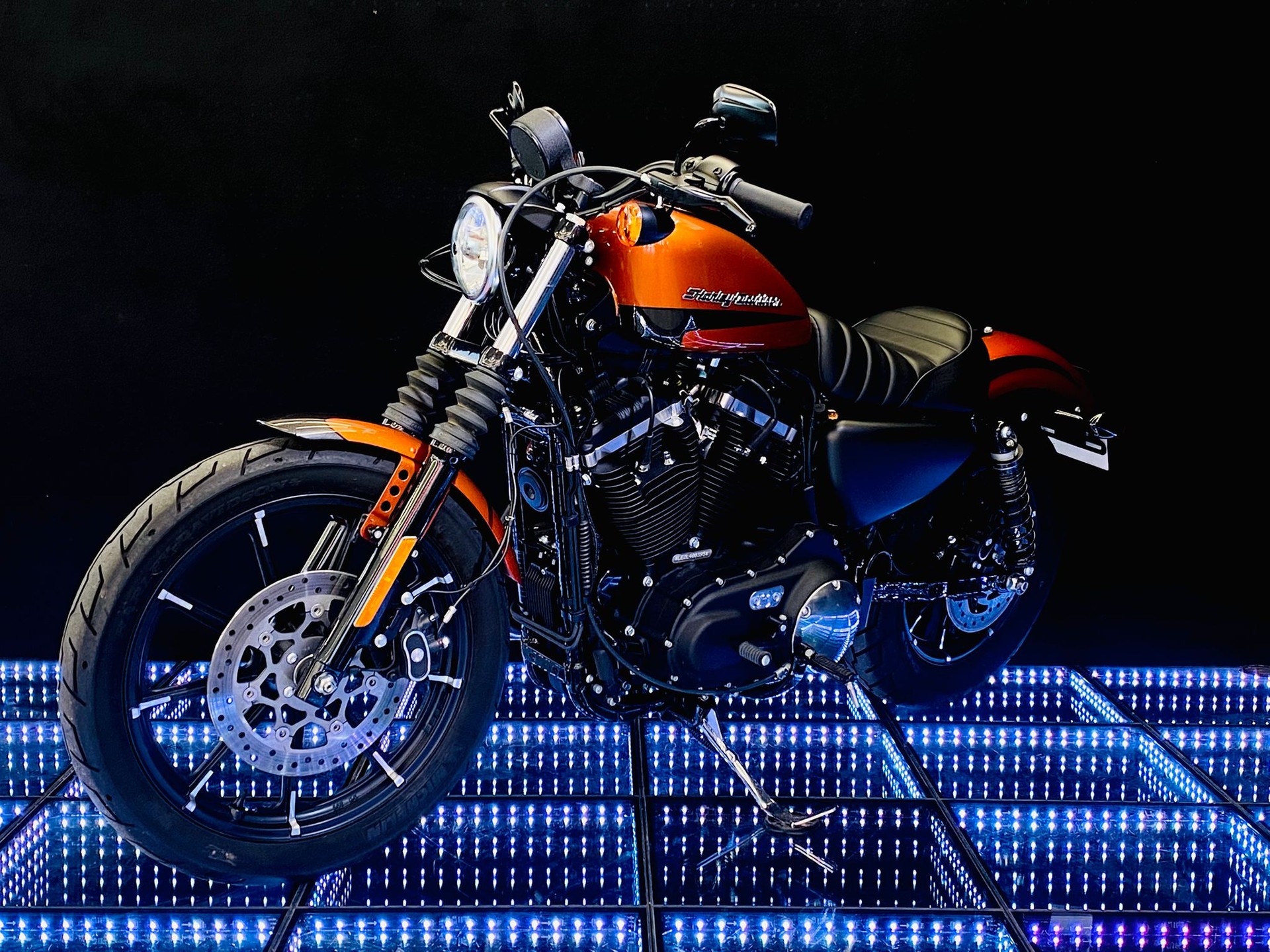HARLEY-DAVIDSON XL 883 N Sportster Iron ABS-image-1