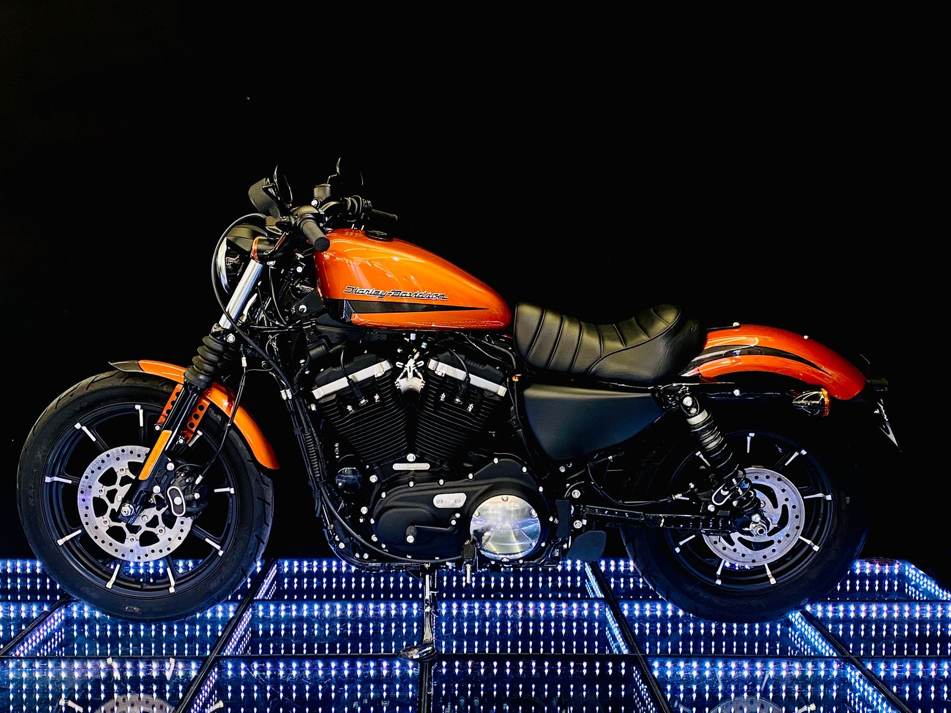 HARLEY-DAVIDSON XL 883 N Sportster Iron ABS-image-3