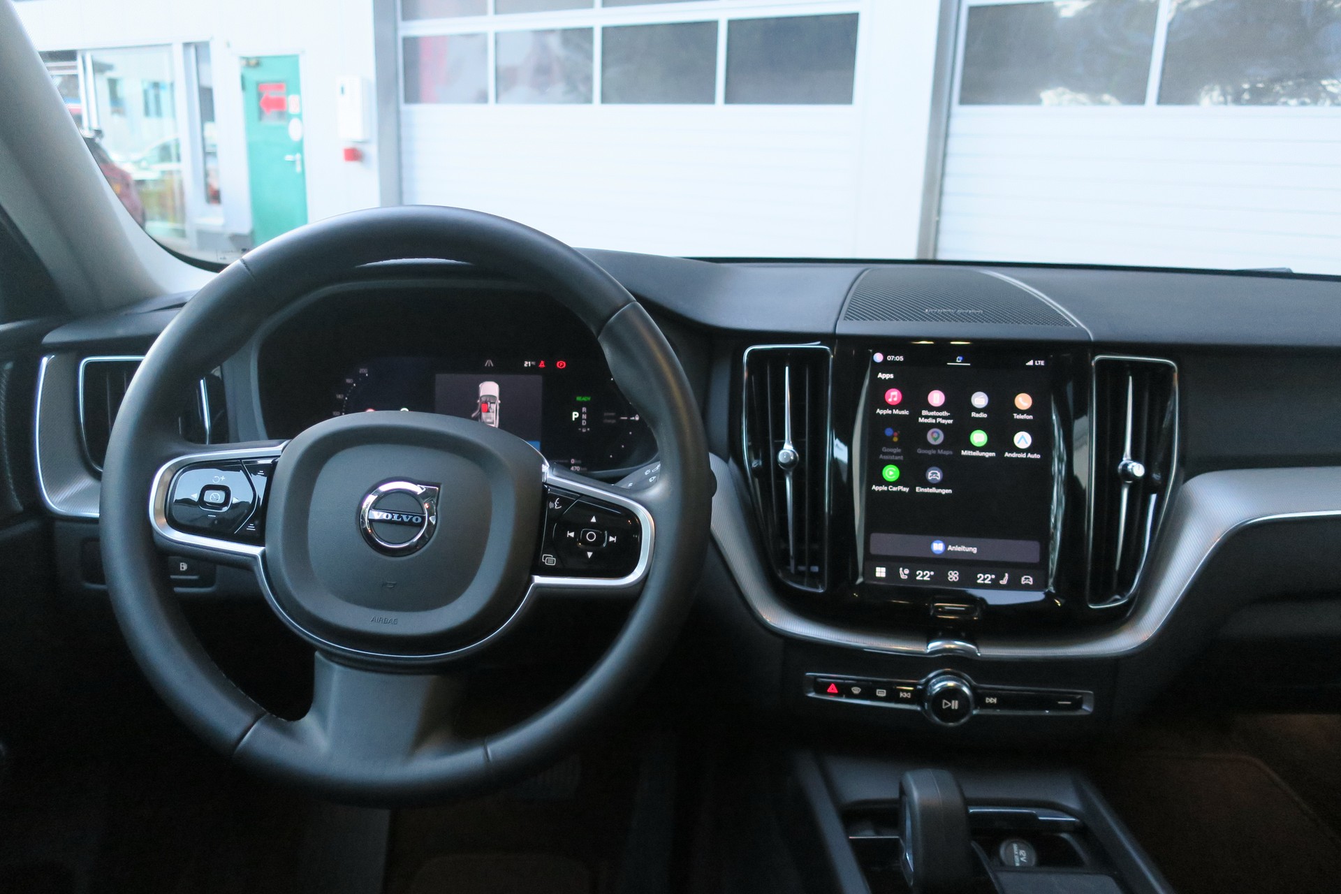 VOLVO XC60 T6 eAWD PluginHybrid Plus Dark Geartronic-image-9