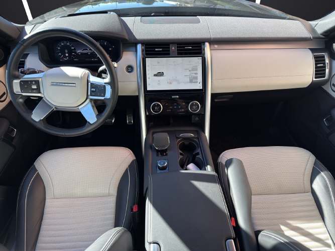 LAND ROVER Discovery 3.0 D I6 250 Dynamic HSE-image-8