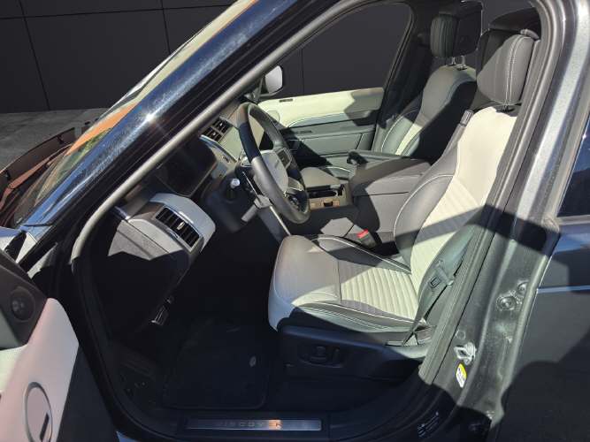 LAND ROVER Discovery 3.0 D I6 250 Dynamic HSE-image-7