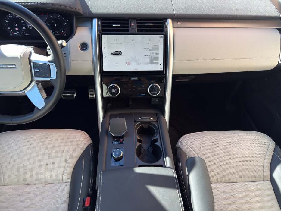 LAND ROVER Discovery 3.0 D I6 250 Dynamic HSE-image-11