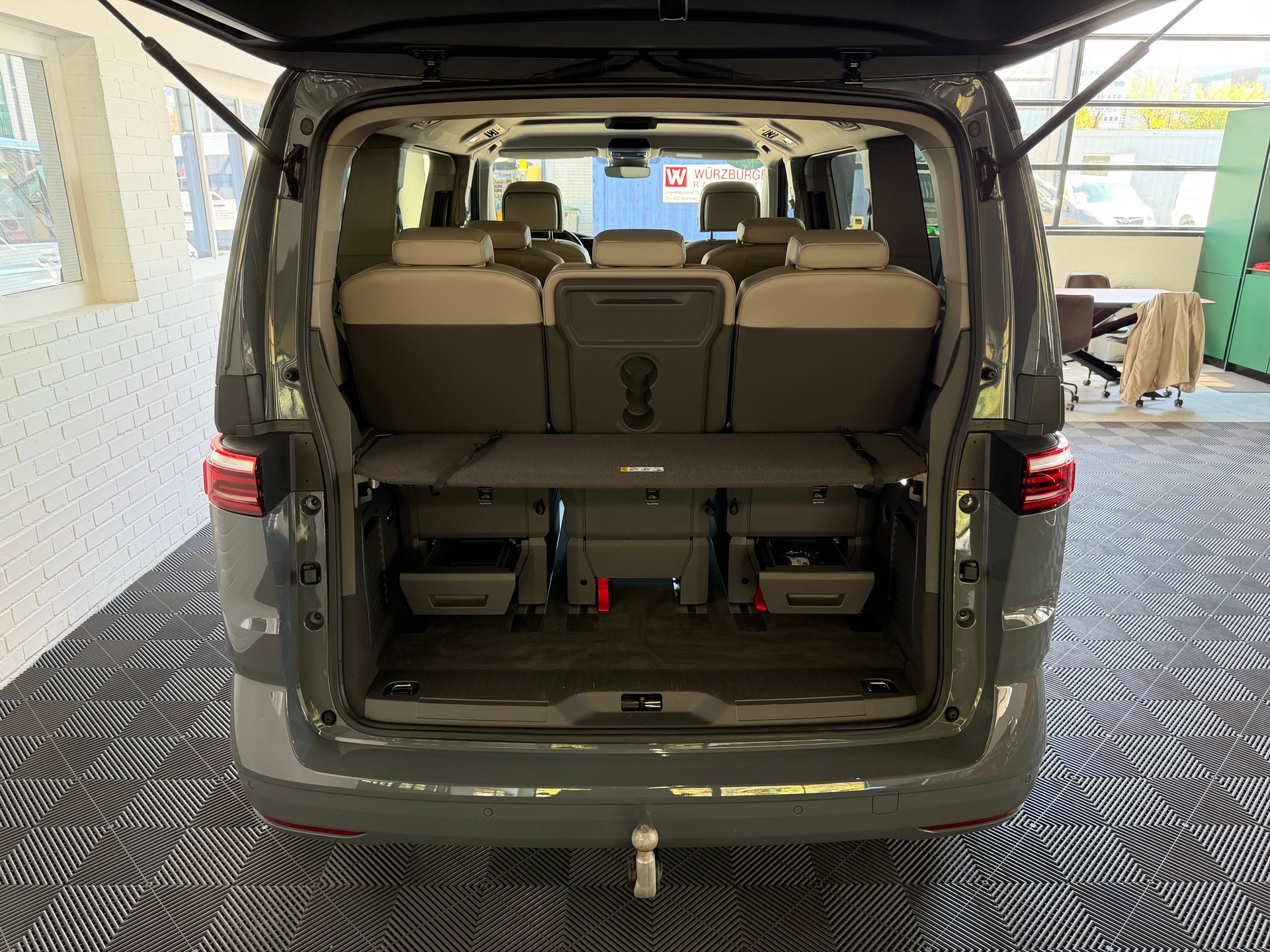 VW Multivan 2.0 TDI * EDITION * Life DSG-image-9