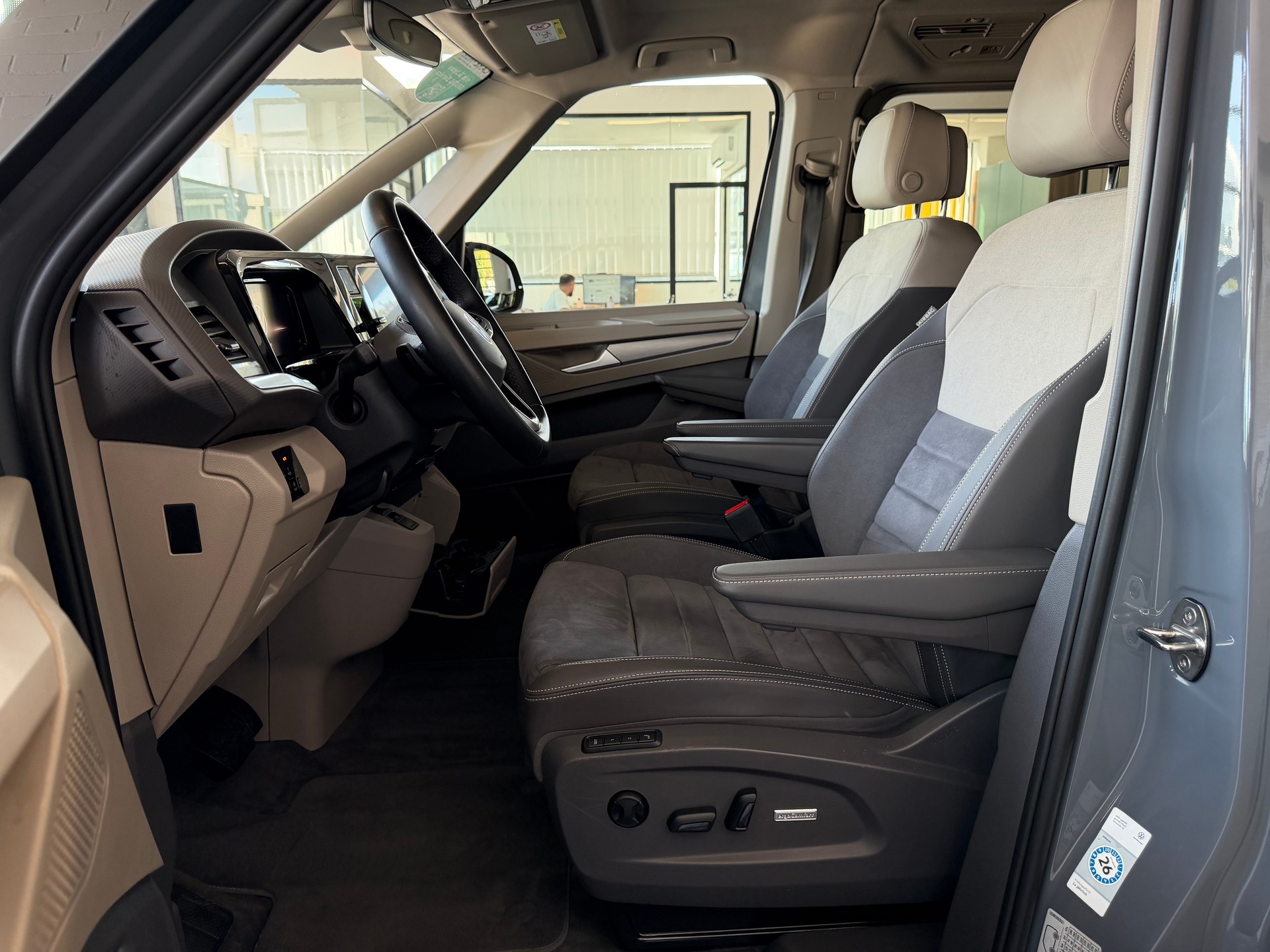 VW Multivan 2.0 TDI * EDITION * Life DSG-image-12