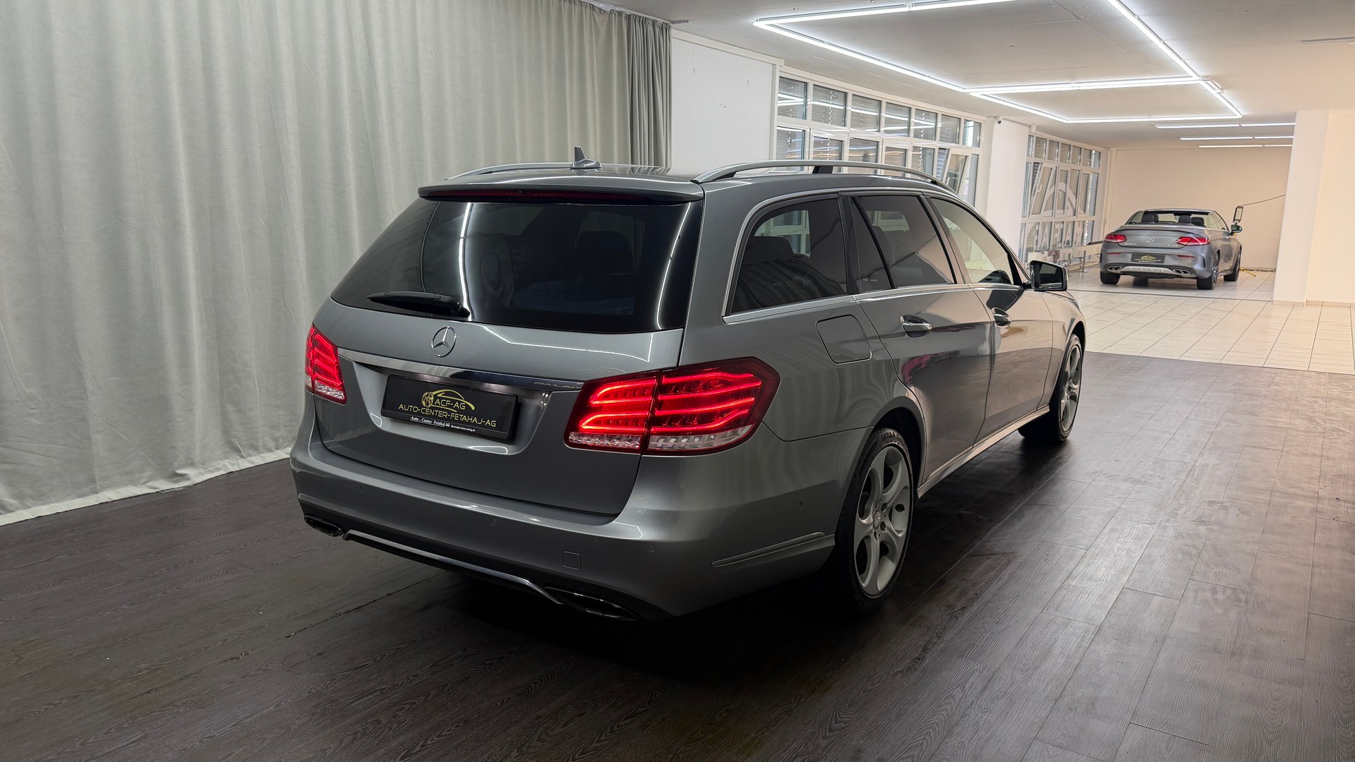 MERCEDES-BENZ E 220 CDI Avantgarde 7G-Tronic-showroom-element-3