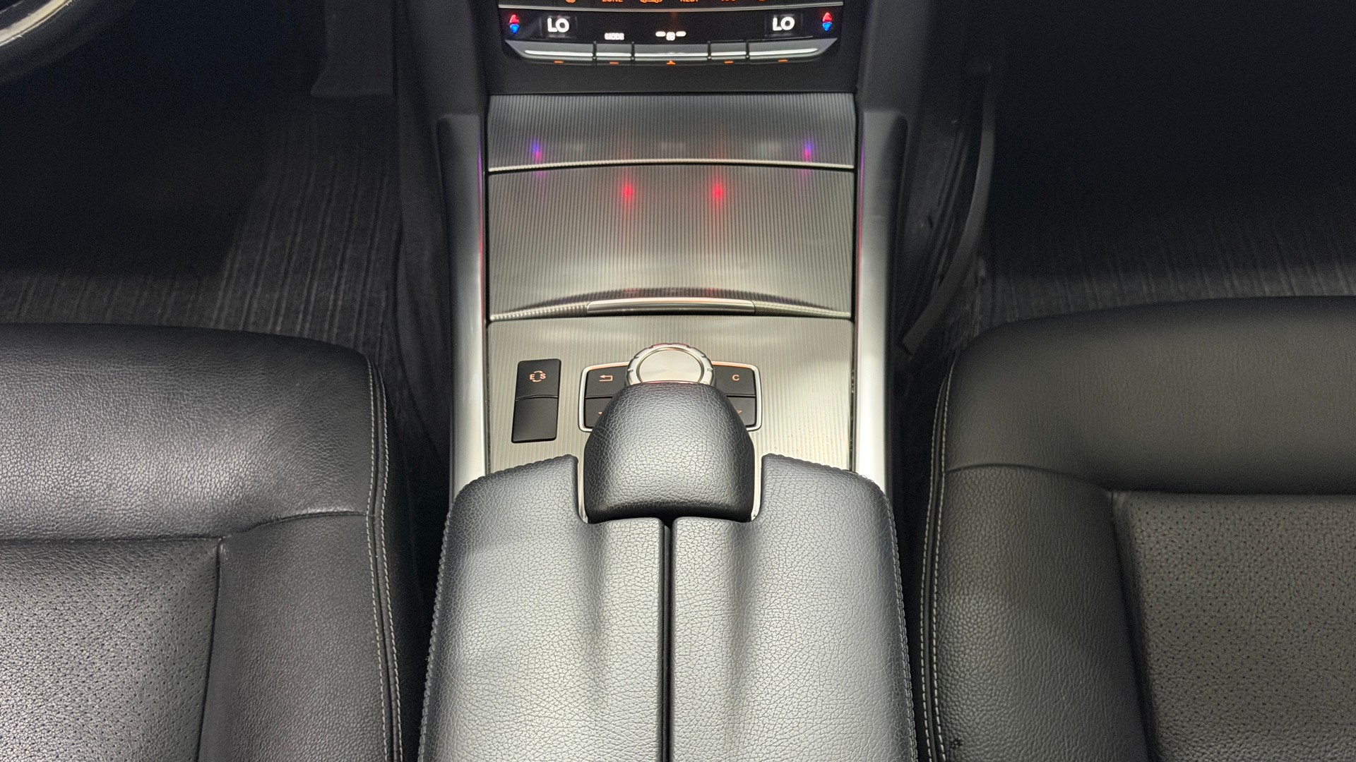 MERCEDES-BENZ E 220 CDI Avantgarde 7G-Tronic-image-15